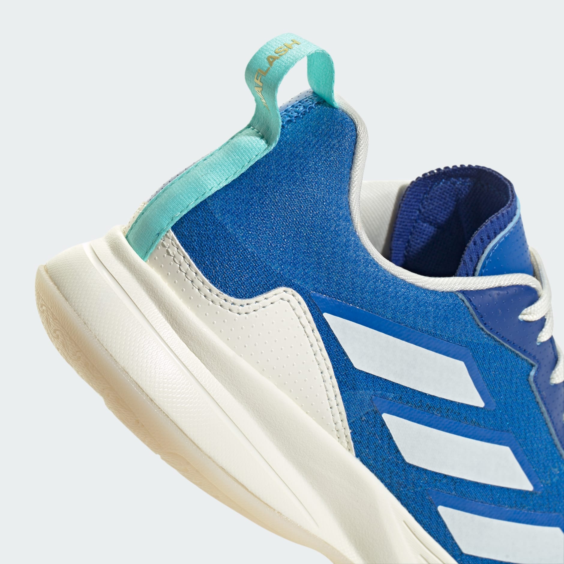 Avaflash Low Tennis Shoes