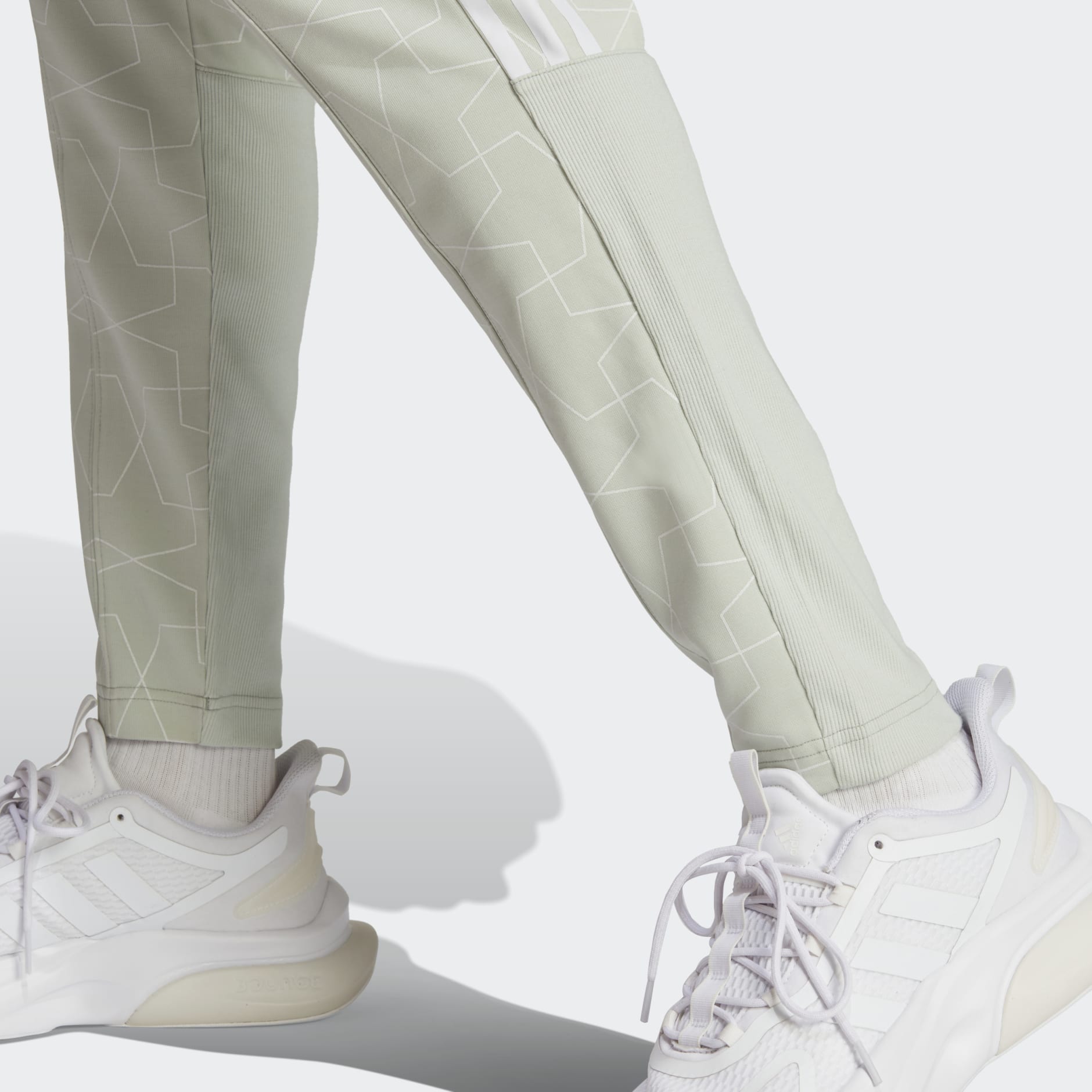 32 Teams Cuffed Pants