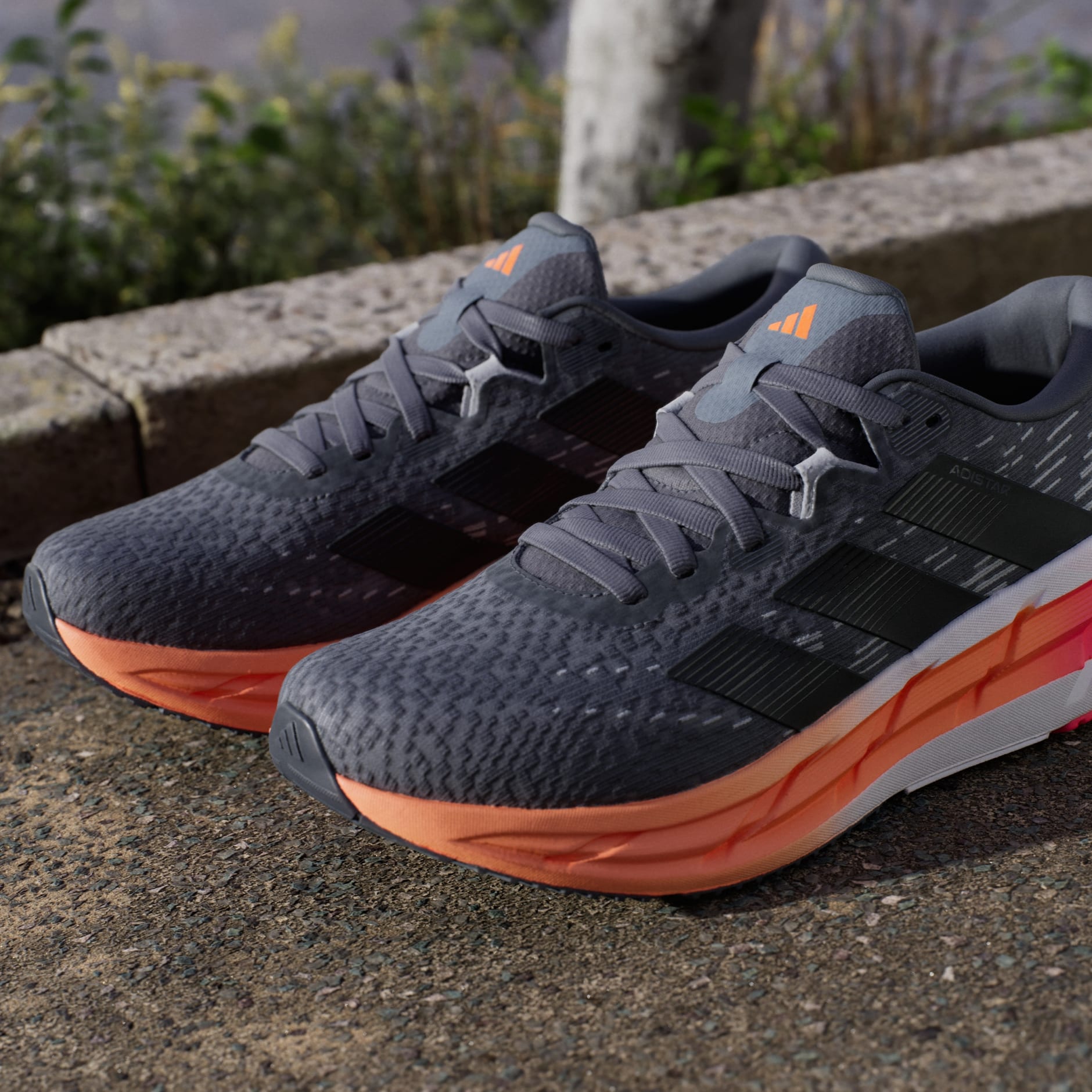 ADISTAR 4 RUNNING SHOES