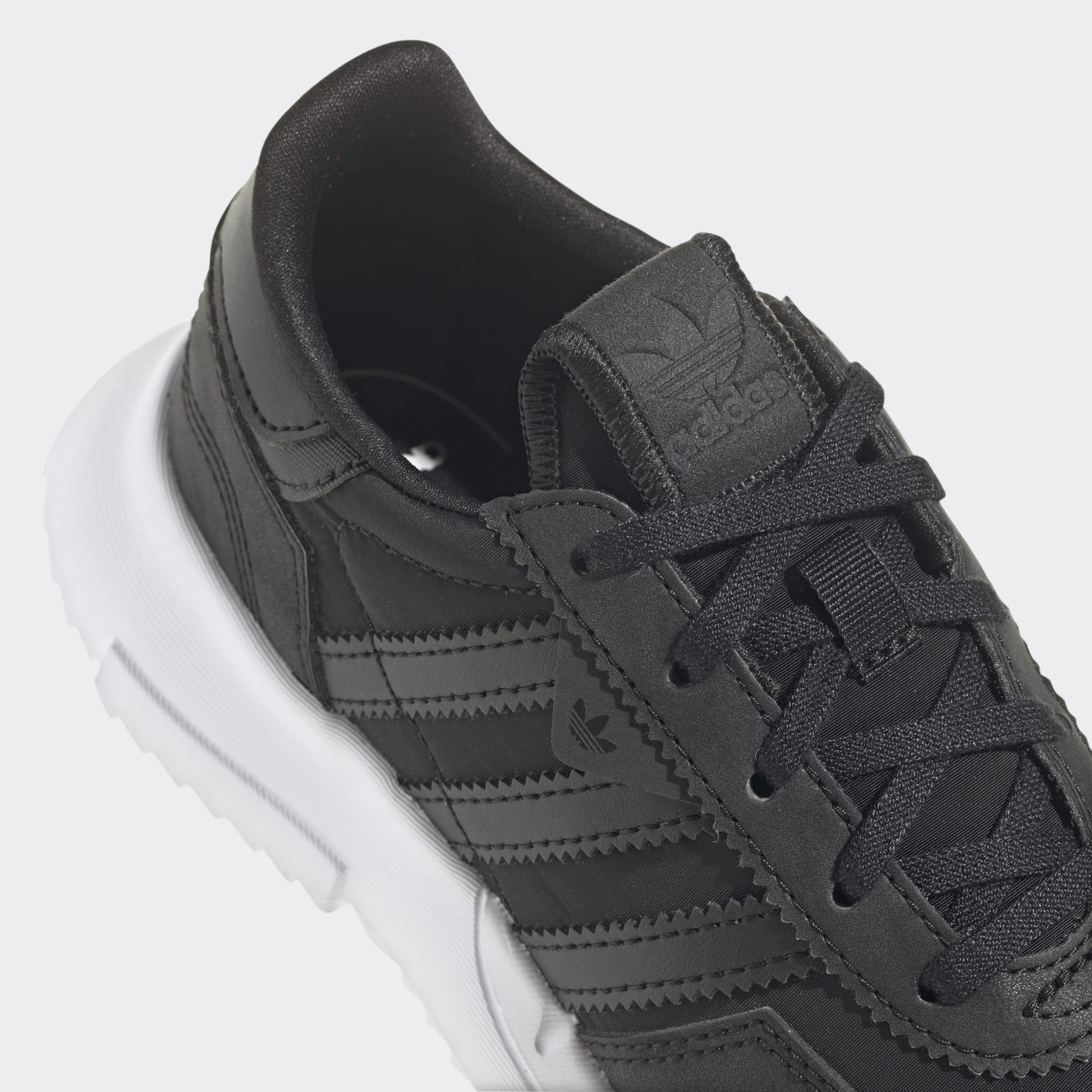 Retropy F2 Shoes