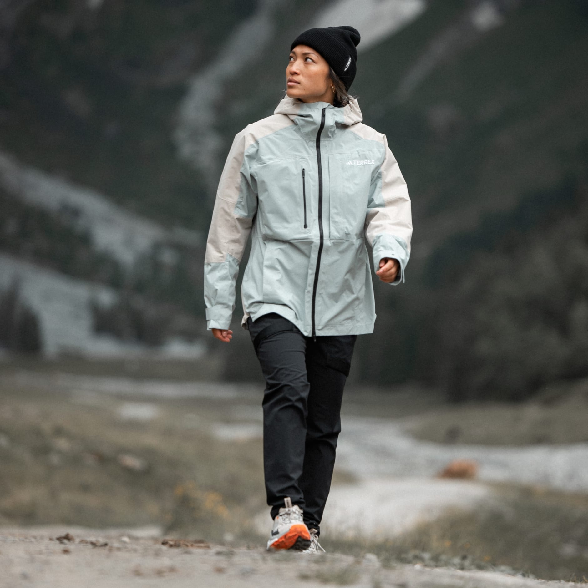 Hiking windbreaker outlet