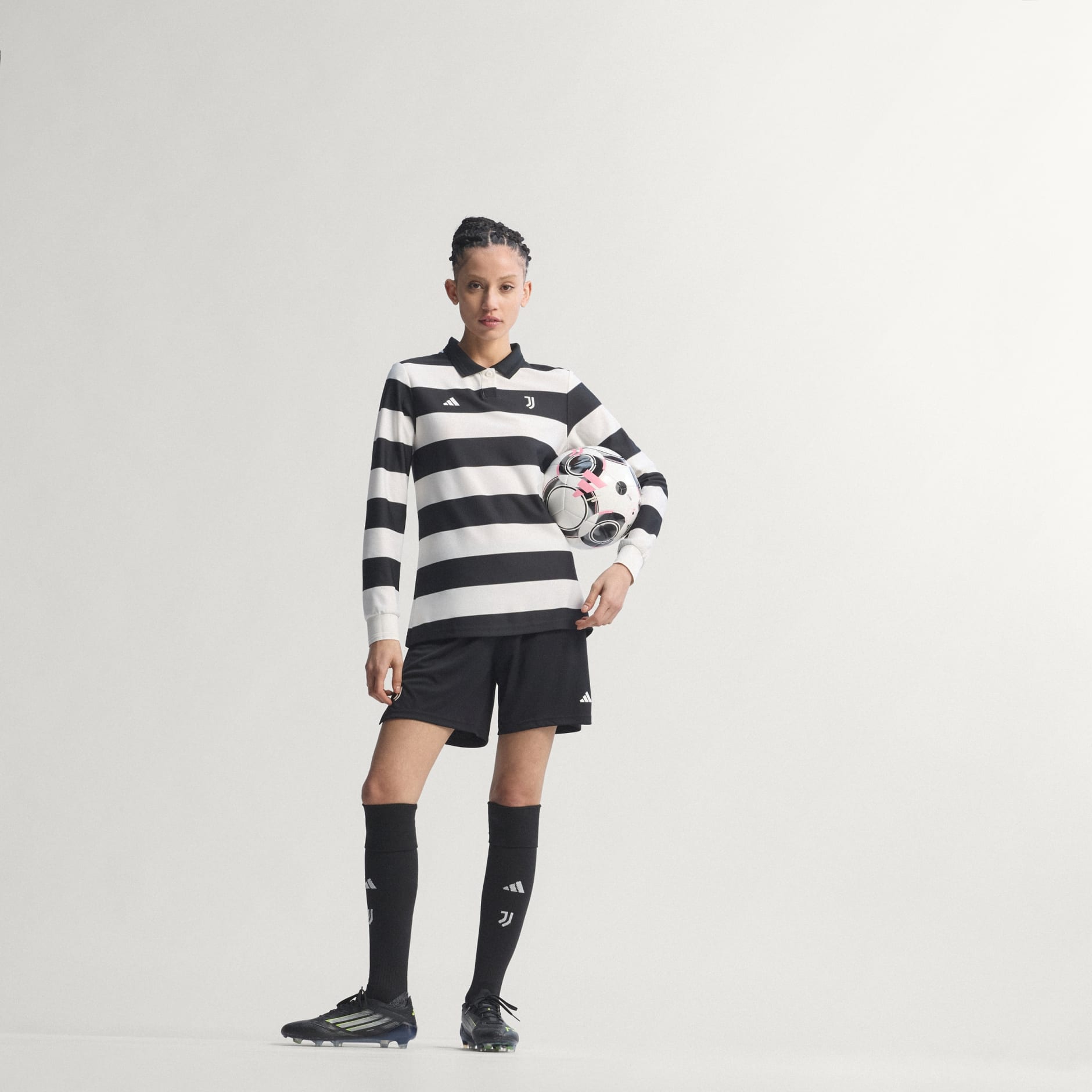 TRICOU CU M&Acirc;NECI LUNGI SGURA AUTHENTIC PENTRU FEMEI