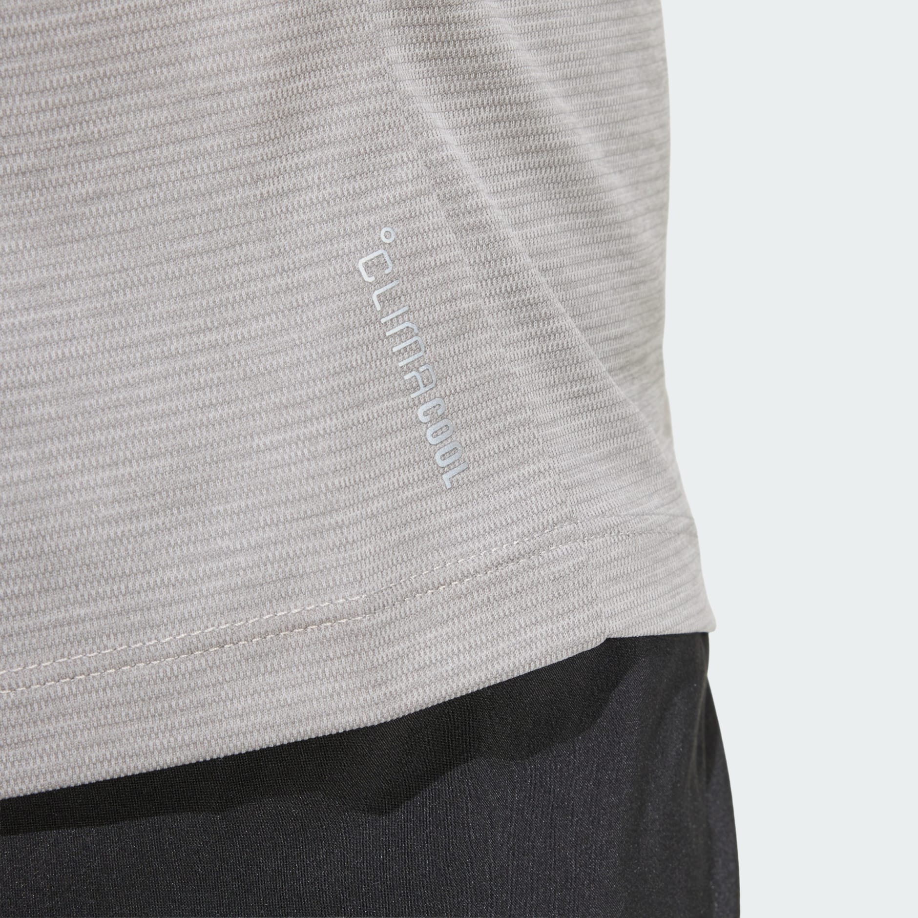 adi365 Essentials 跑步 T 裇