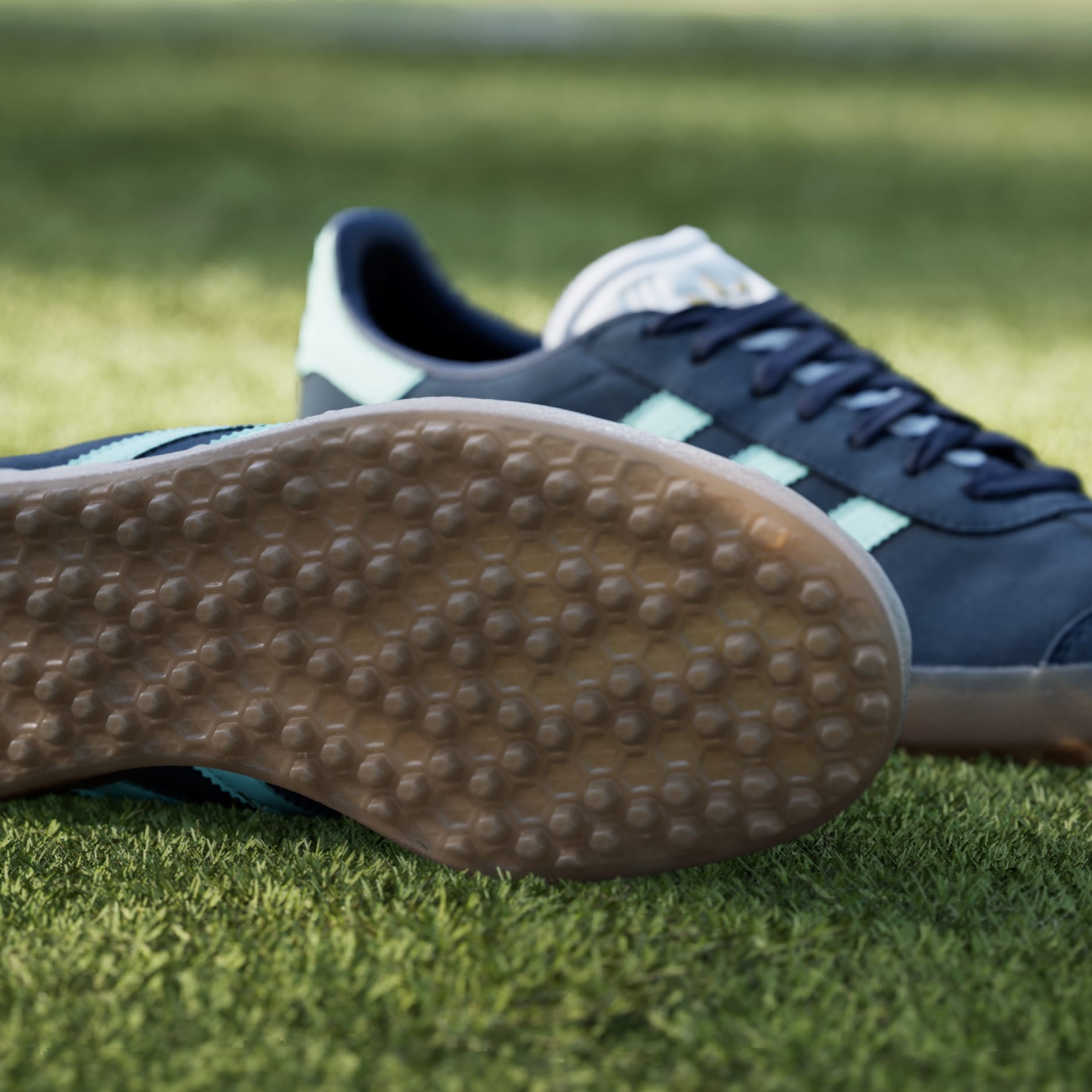 Gazelle Spikeless Golf Shoes