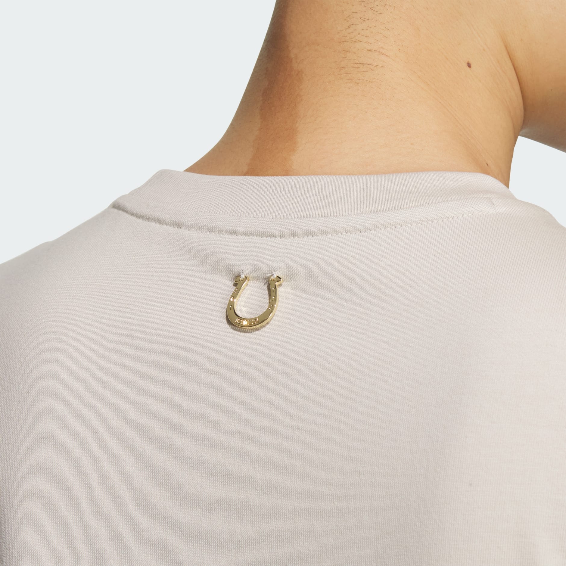 تيشيرت بأكمام قصيرة ورسمة لرأس السنة الصينية