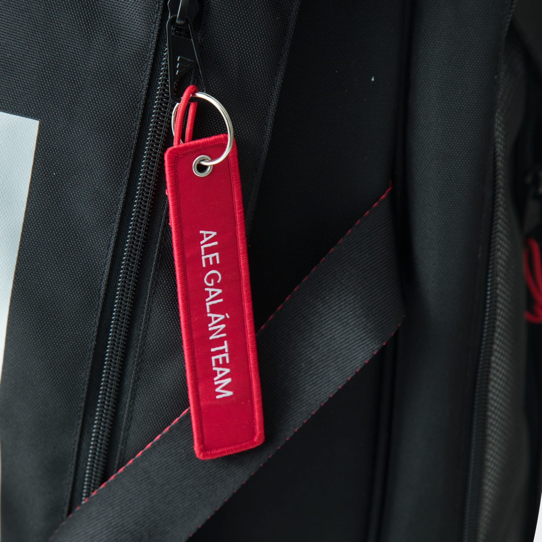 תיק למחבט Multigame Black/Red 3.4