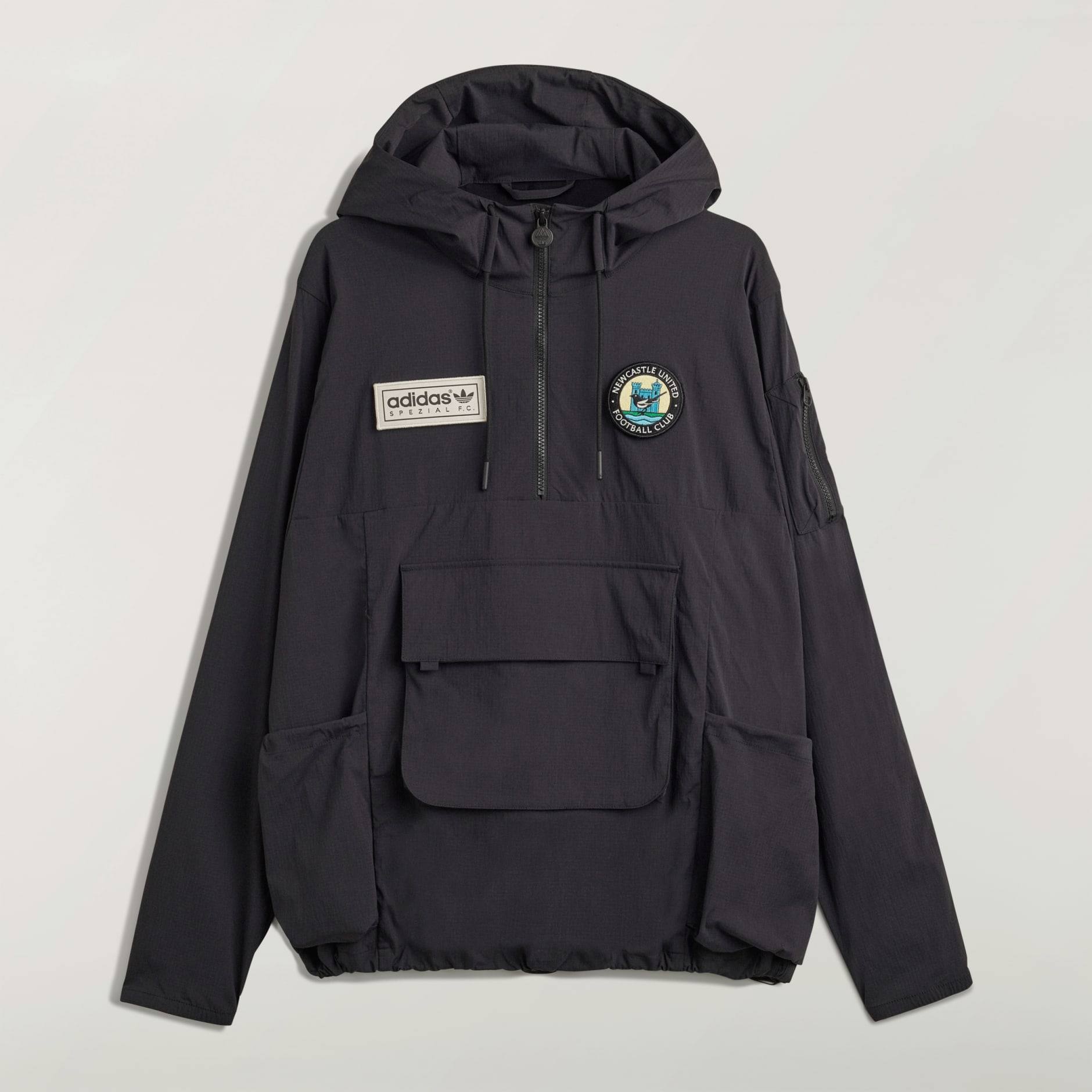 JACHETĂ NEWCASTLE SPZL F.C.