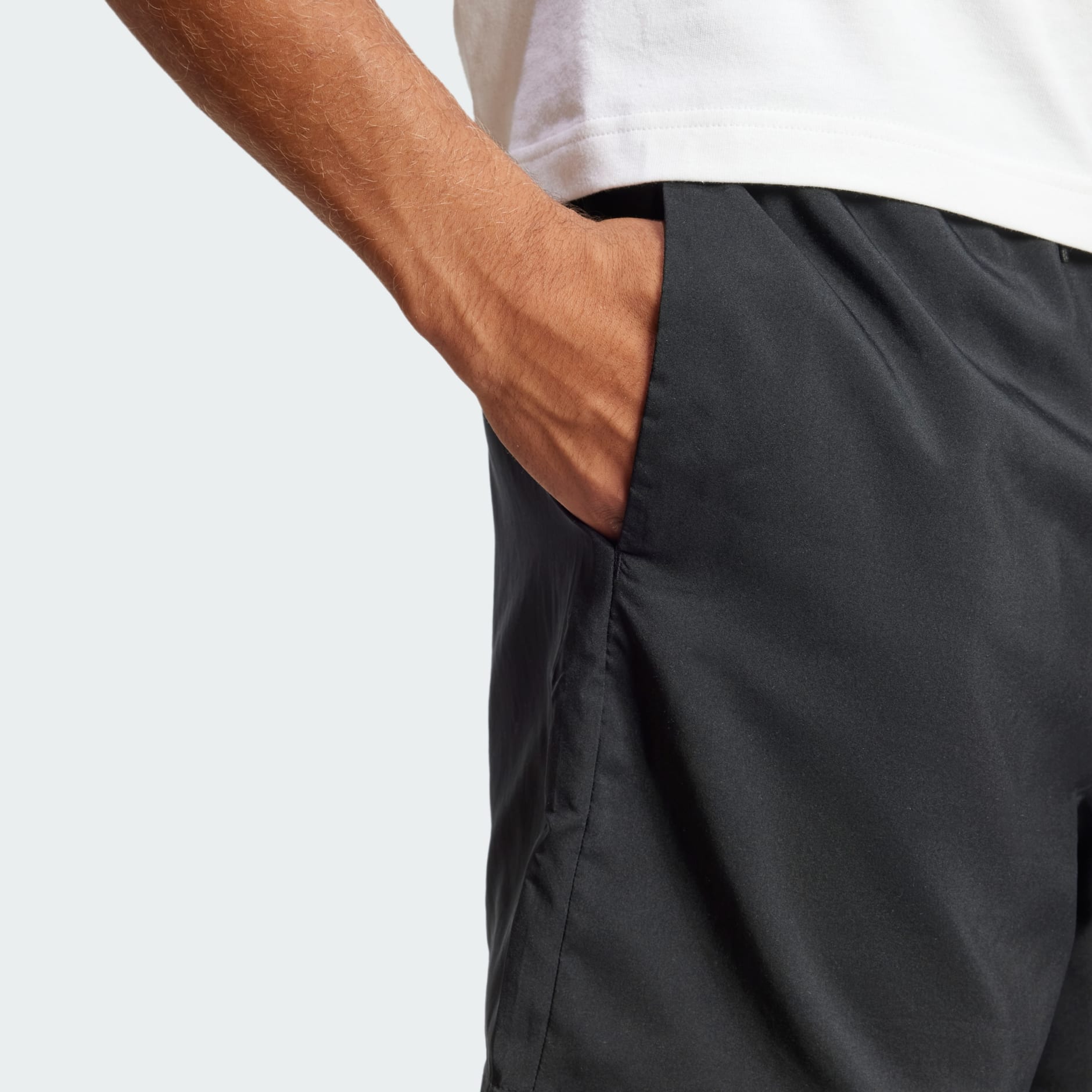 Essentials Small Logo Chelsea Shorts