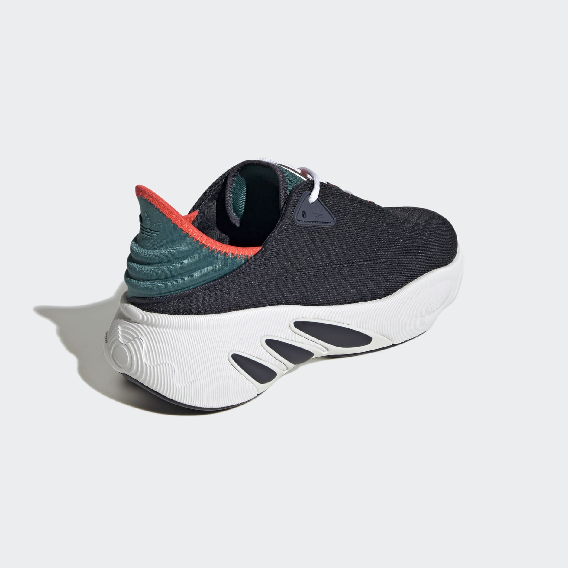 Tenis adidas SLTN