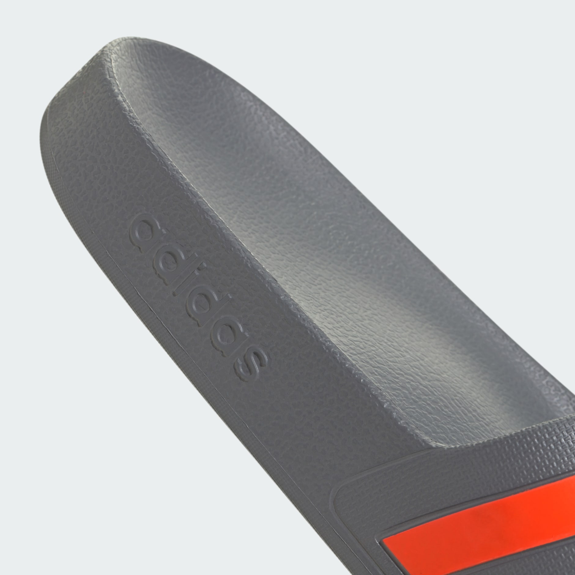 Adilette Aqua Slides