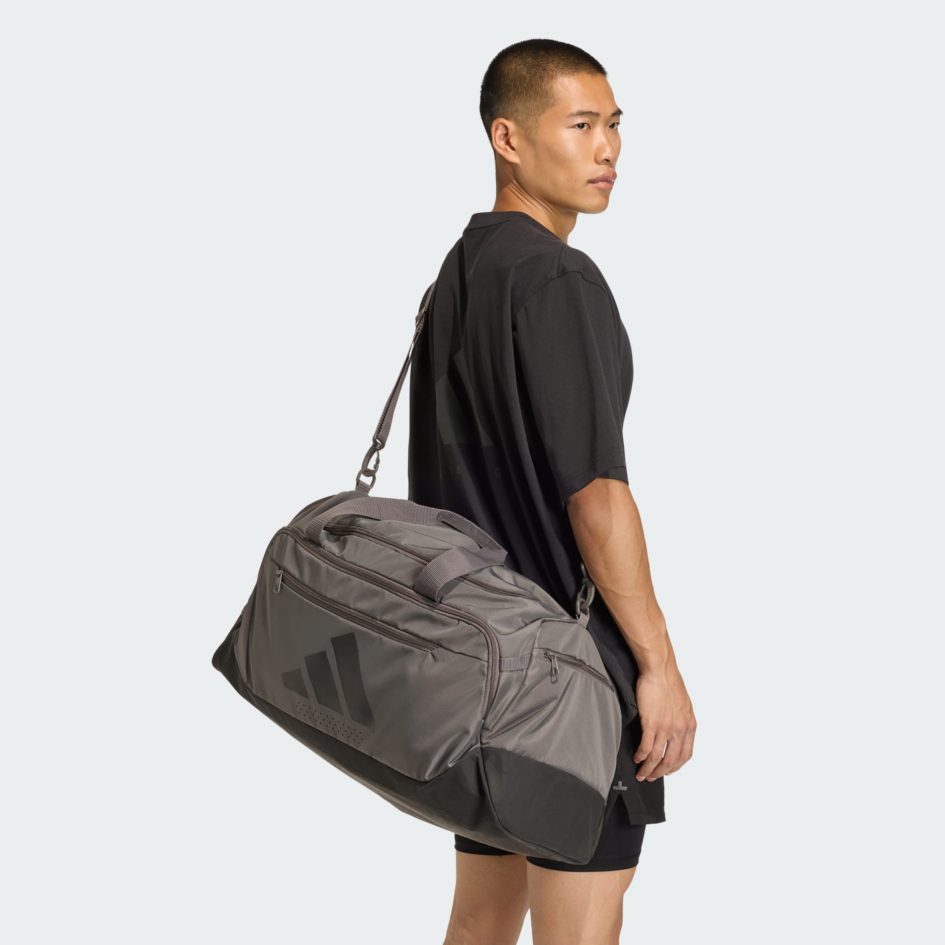 TRAINING DEFENDER DUFFLE BAG MEDIUM