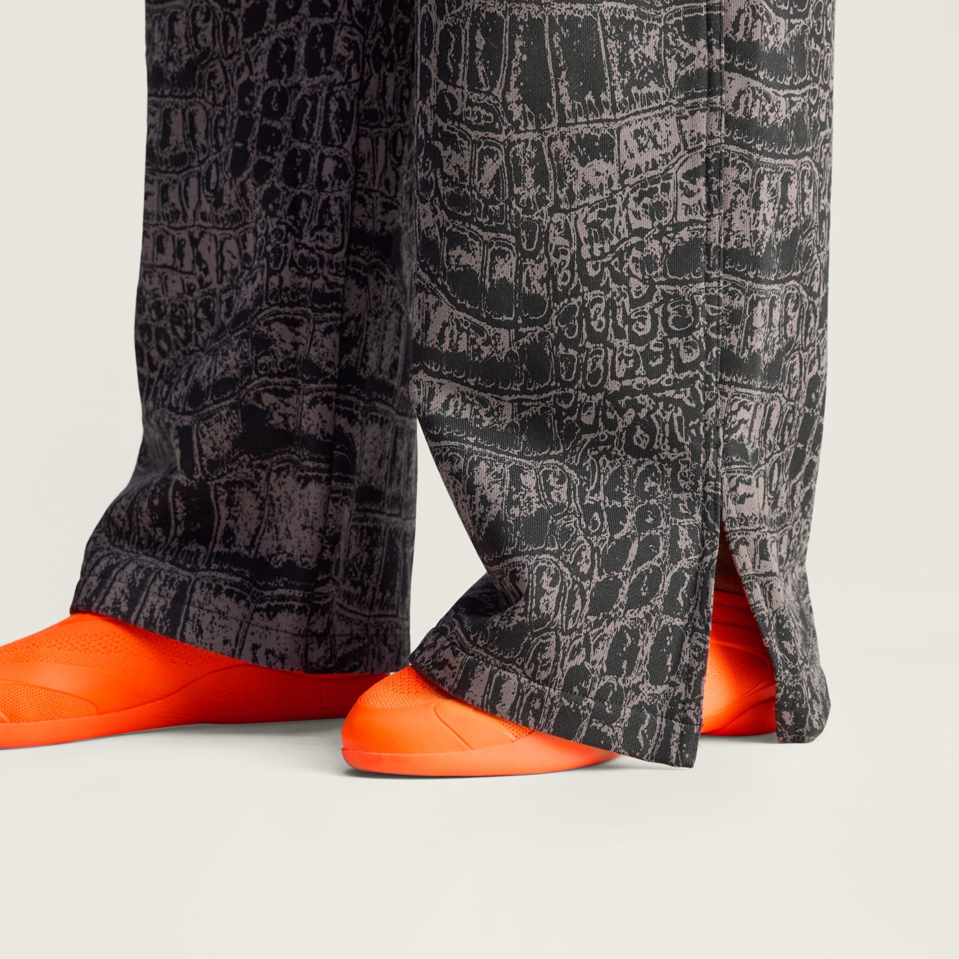 بنطال فضفاض مطبوع من أديداس باي Stella McCartney