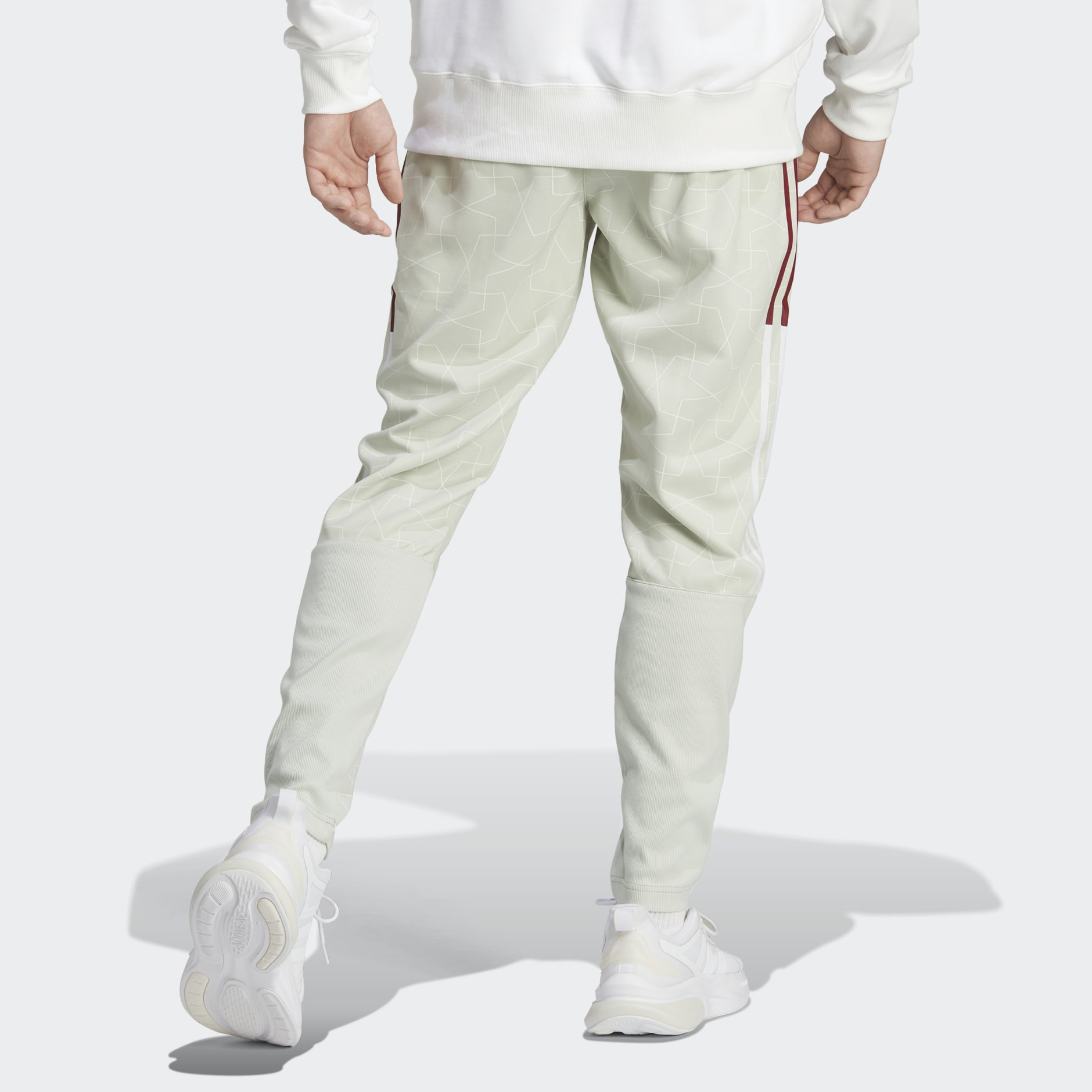 32 Teams Cuffed Pants