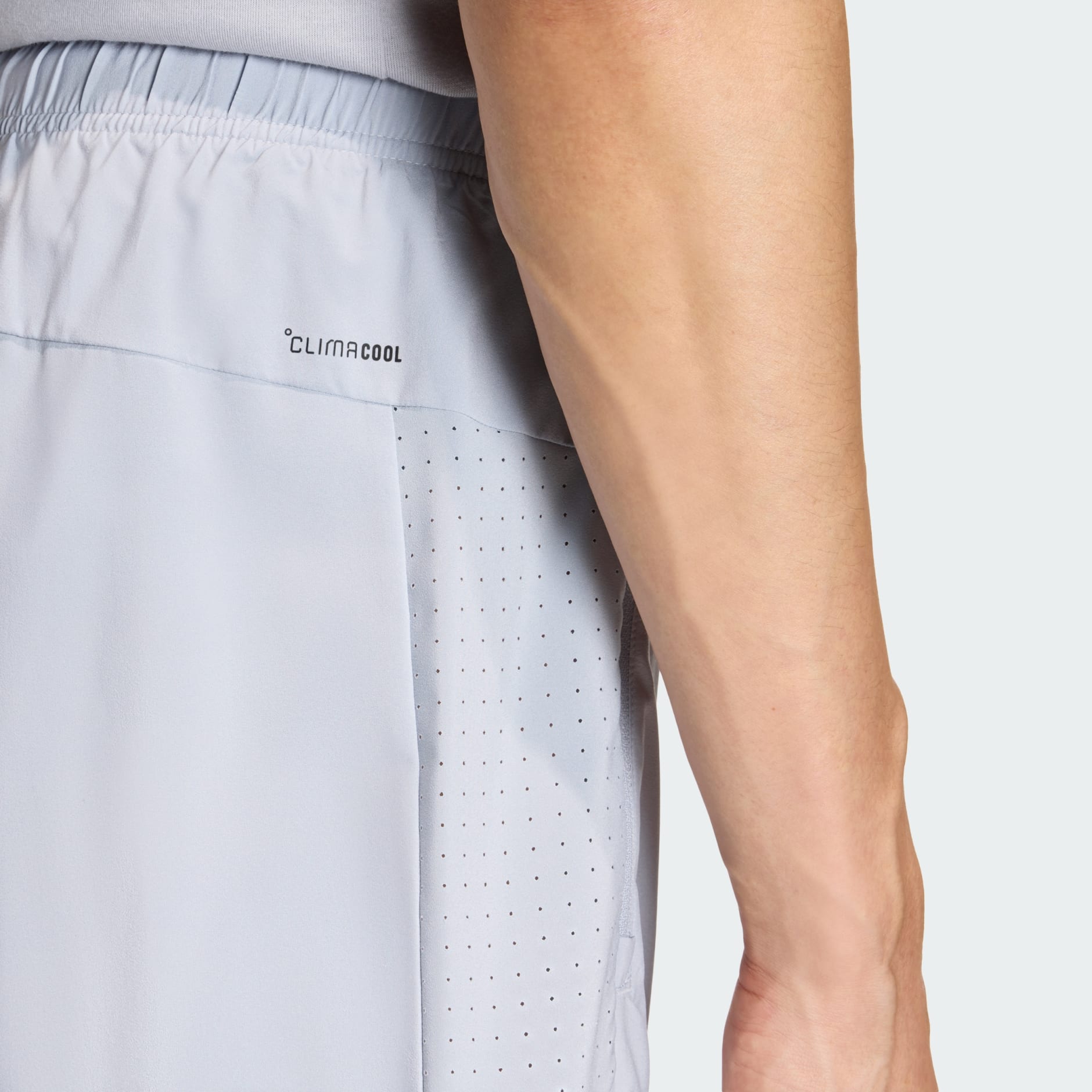 WORKOUT ESSENTIALS BASE WOVEN SHORT