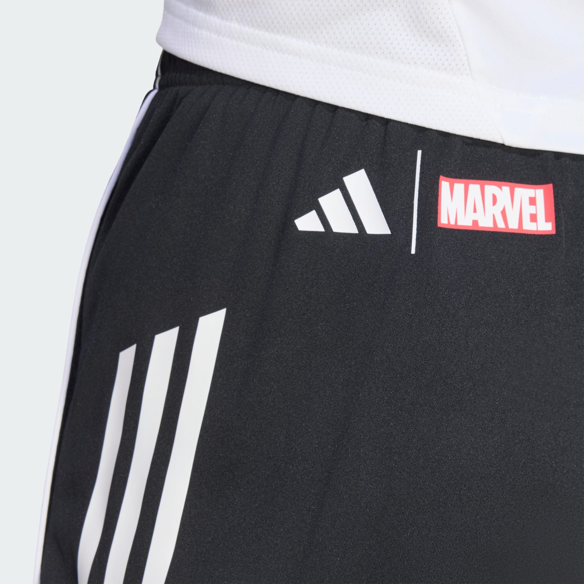 Pantaloni scurți de antrenament adidas Real Madrid Avengers 25/26 Tiro25 Competition