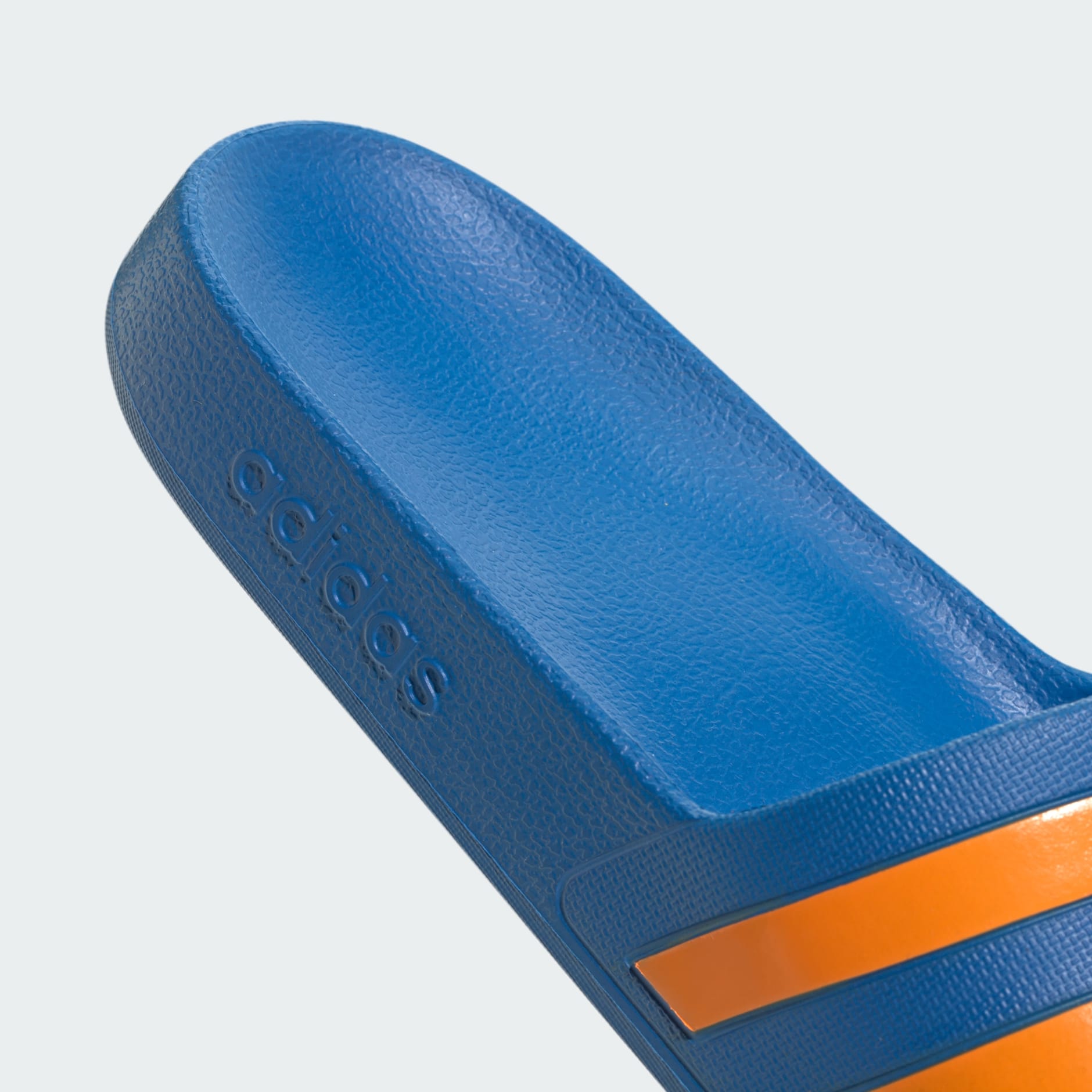 Adilette Aqua Slides