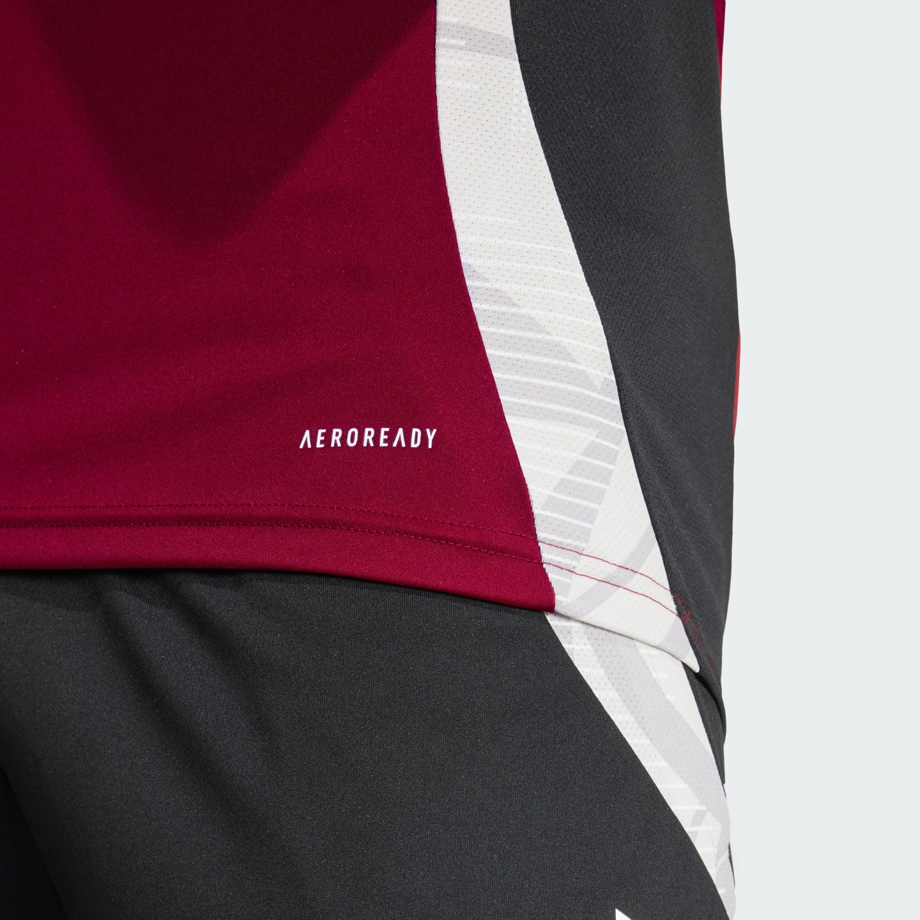 Newcastle United FC Tiro 24 Training Jersey