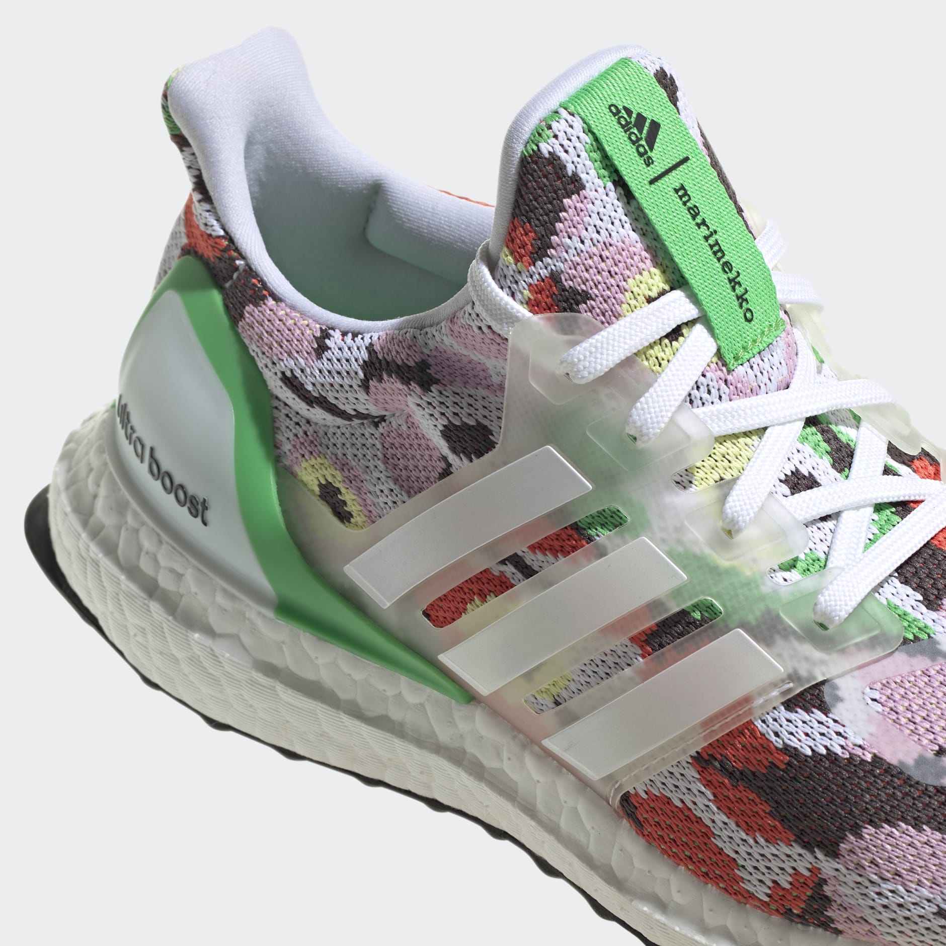 Ultraboost 4 DNA Shoes