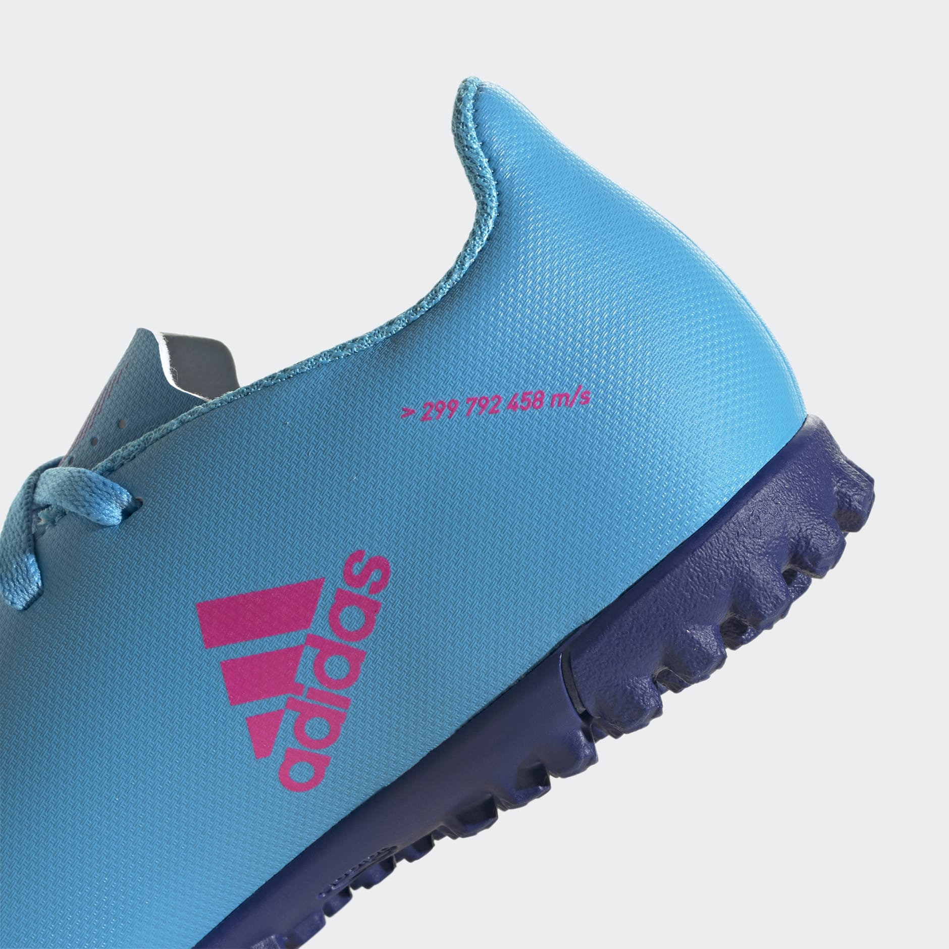 X Speedflow.4 Turf Boots