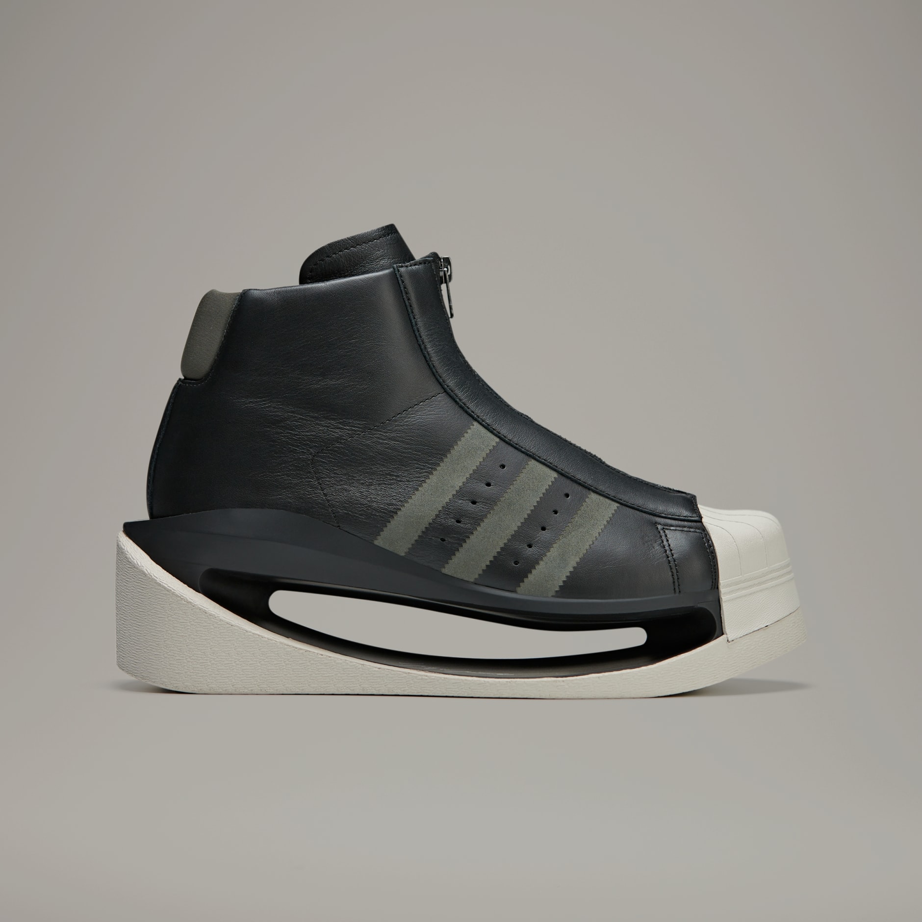 Y-3 Gendo Pro Model