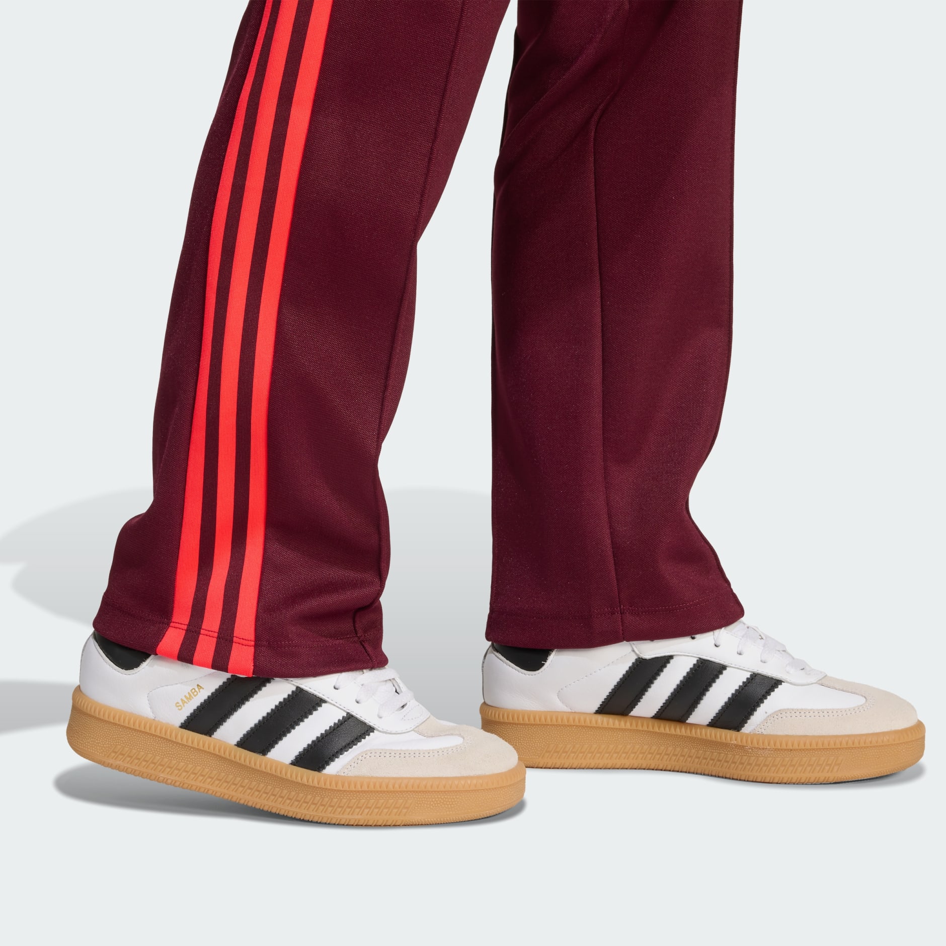 Pantaloni de trening cu element grafic