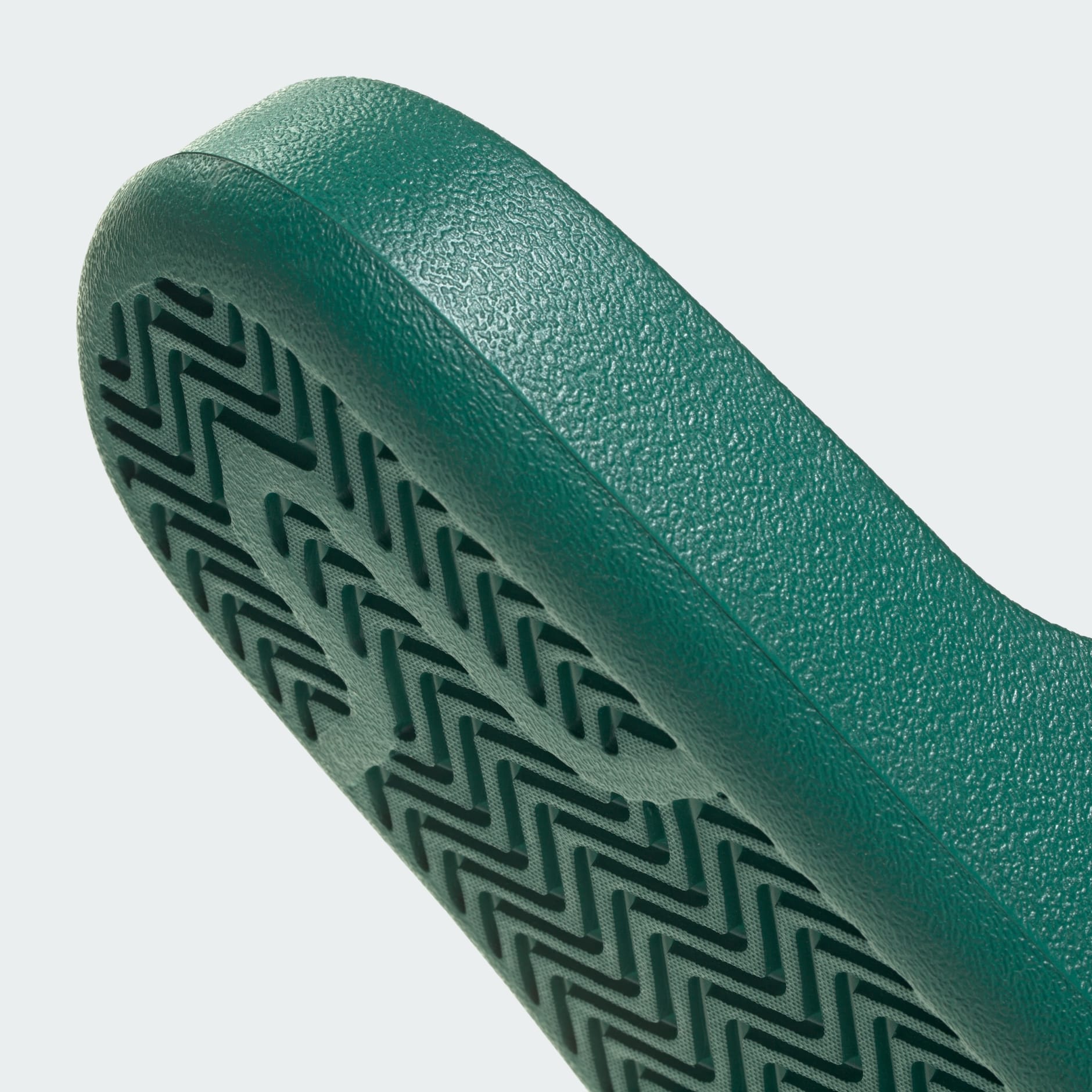 ȘLAPI ANII 2000 ADILETTE