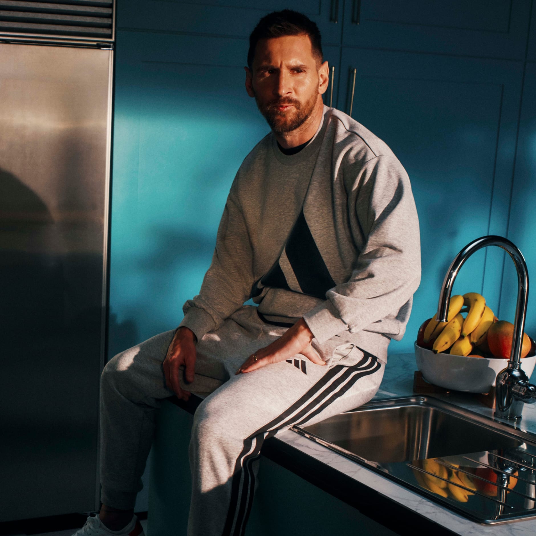 كنزة Essentials Big Logo French Terry