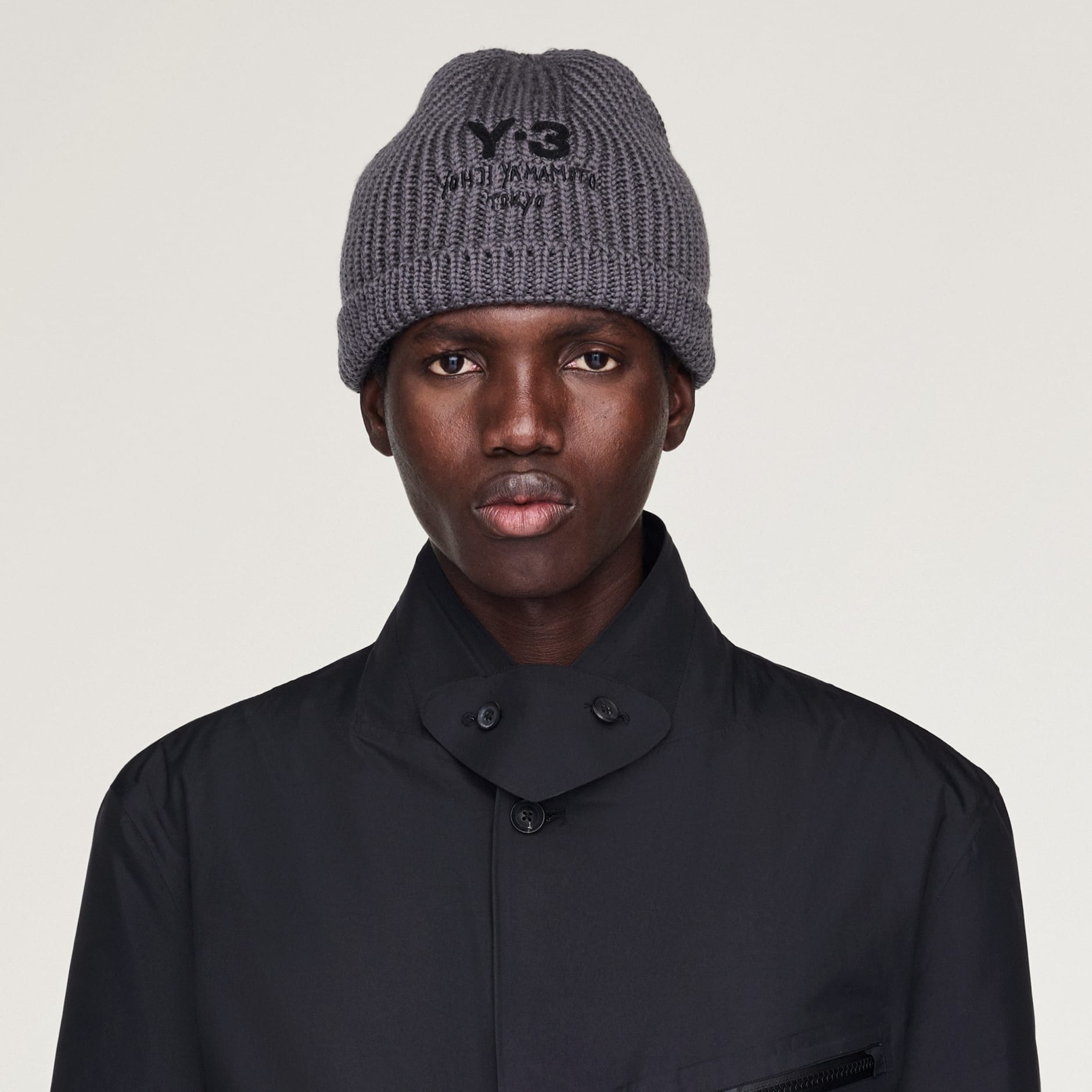 Căciulă Y-3 din tricot gros