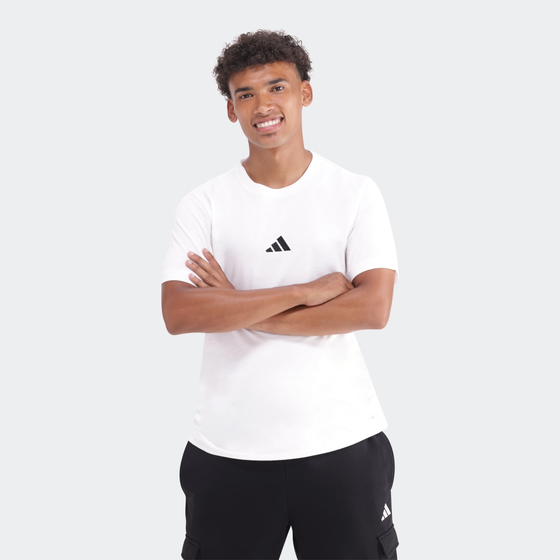 Essentials Small Logo Single Jersey T-Shirt