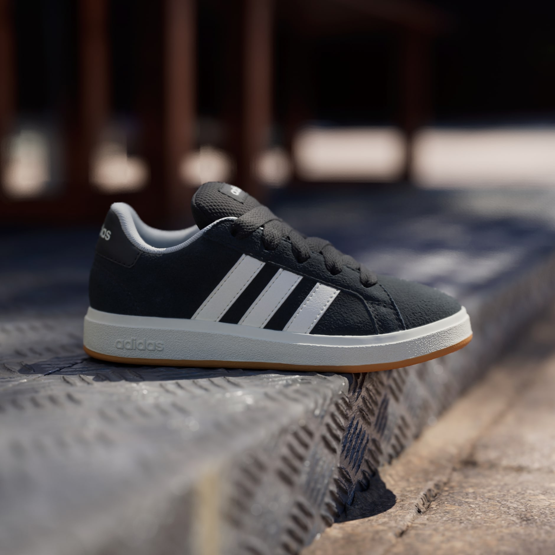 Shoes - Grand Court 00s Shoes Kids - Black | adidas Israel