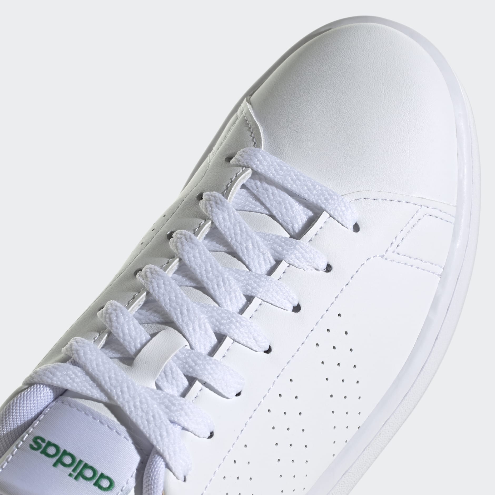 Buy adidas Kids' Advantage Shoe White in KSA -SSS