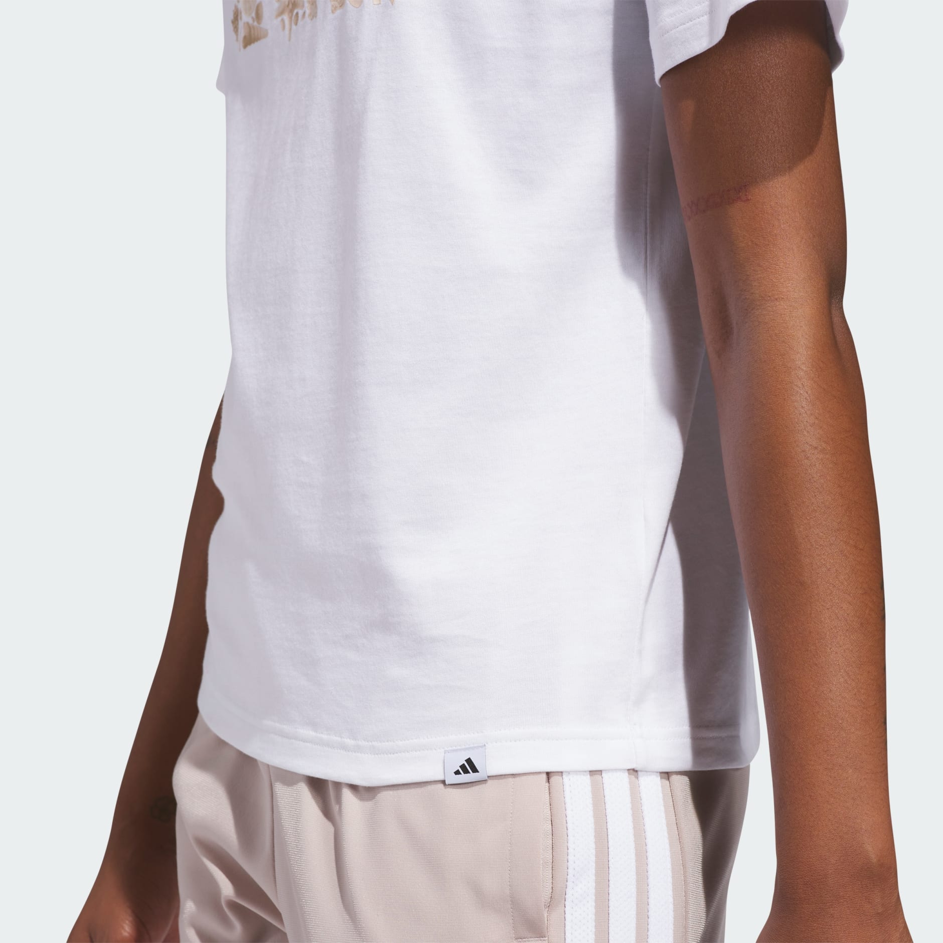 IRIDESCENT SHELLS BIG LOGO GRAPHIC T-SHIRT