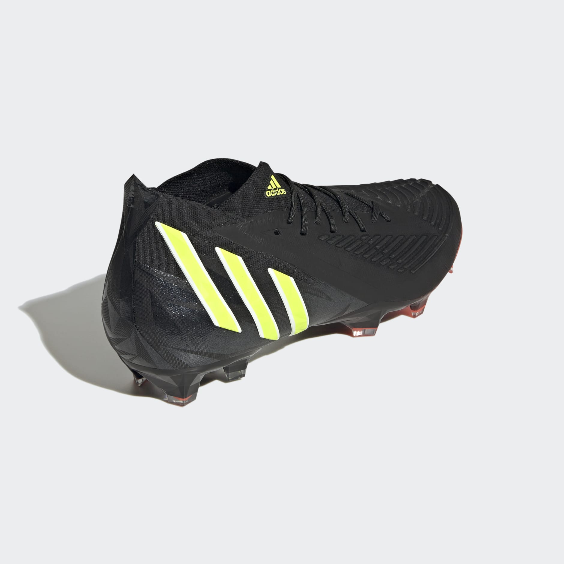 נעלי Predator Edge.1 Firm Ground Boots