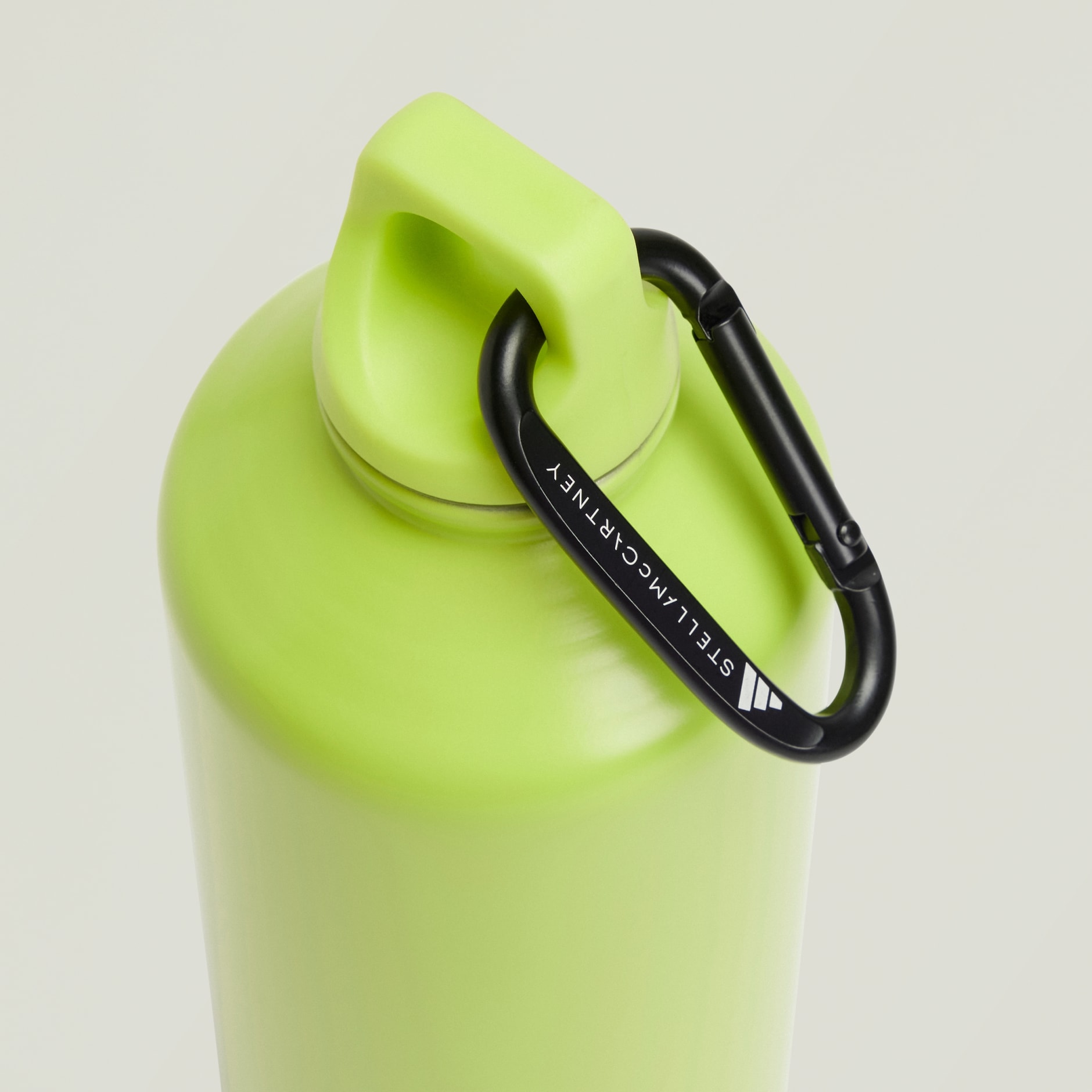 عبوة أديداس من Stella McCartney