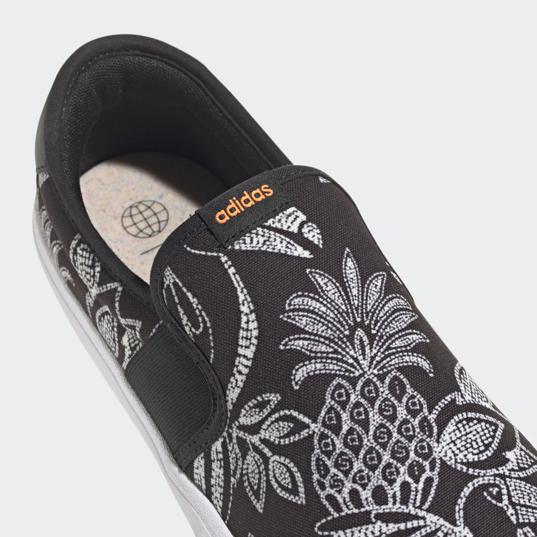 Vulc Raid3r Lifestyle Skateboarding Slip-On Canvas Graphic Print Shoes