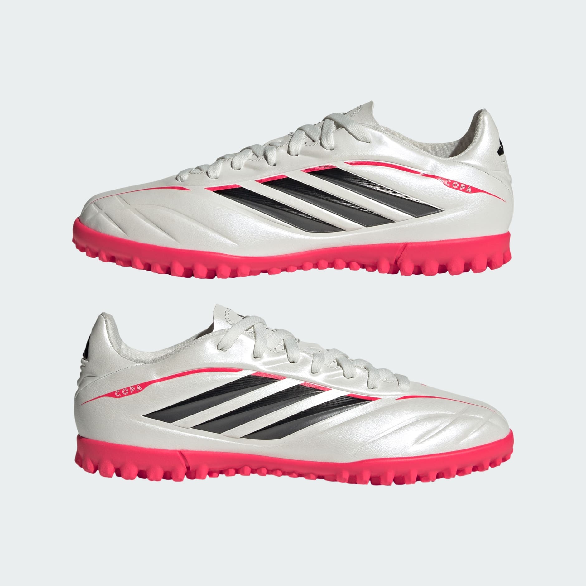 Ghete de fotbal COPA PURE IV CLUB pentru gazon artificial, copii