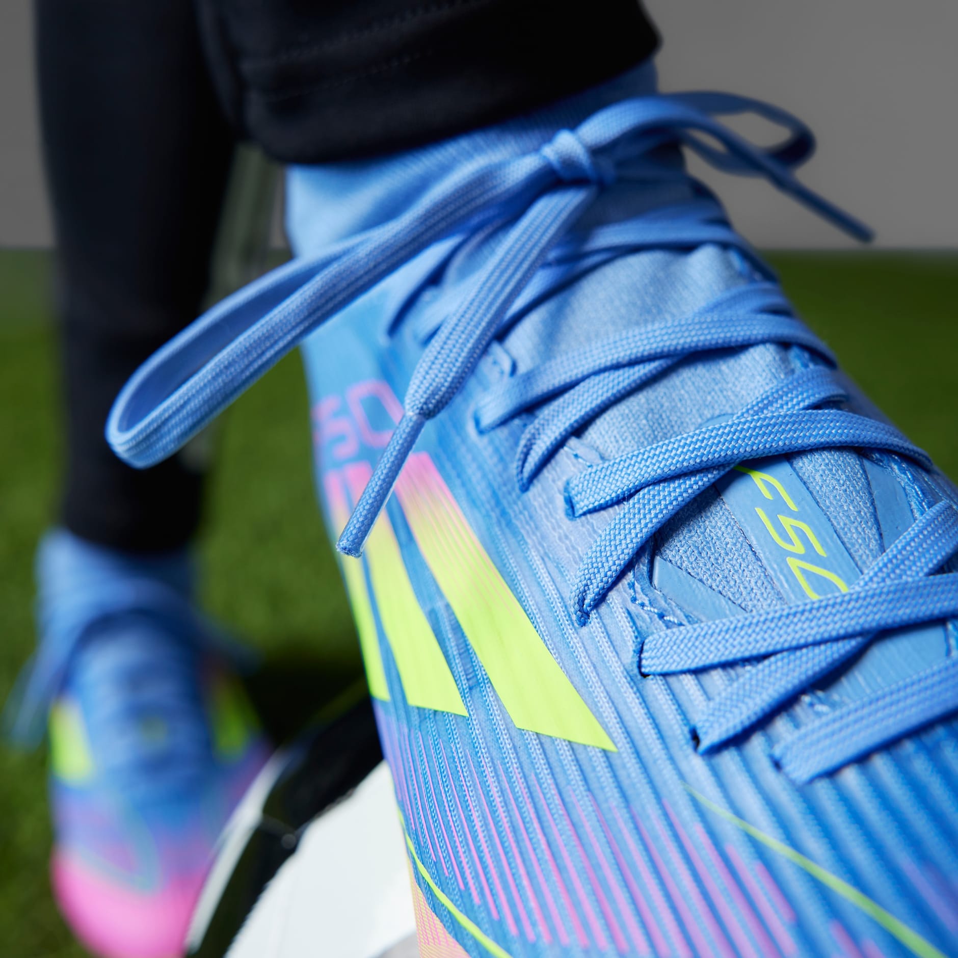 Guayos F50 Mid League Terreno Firme/Multiterreno