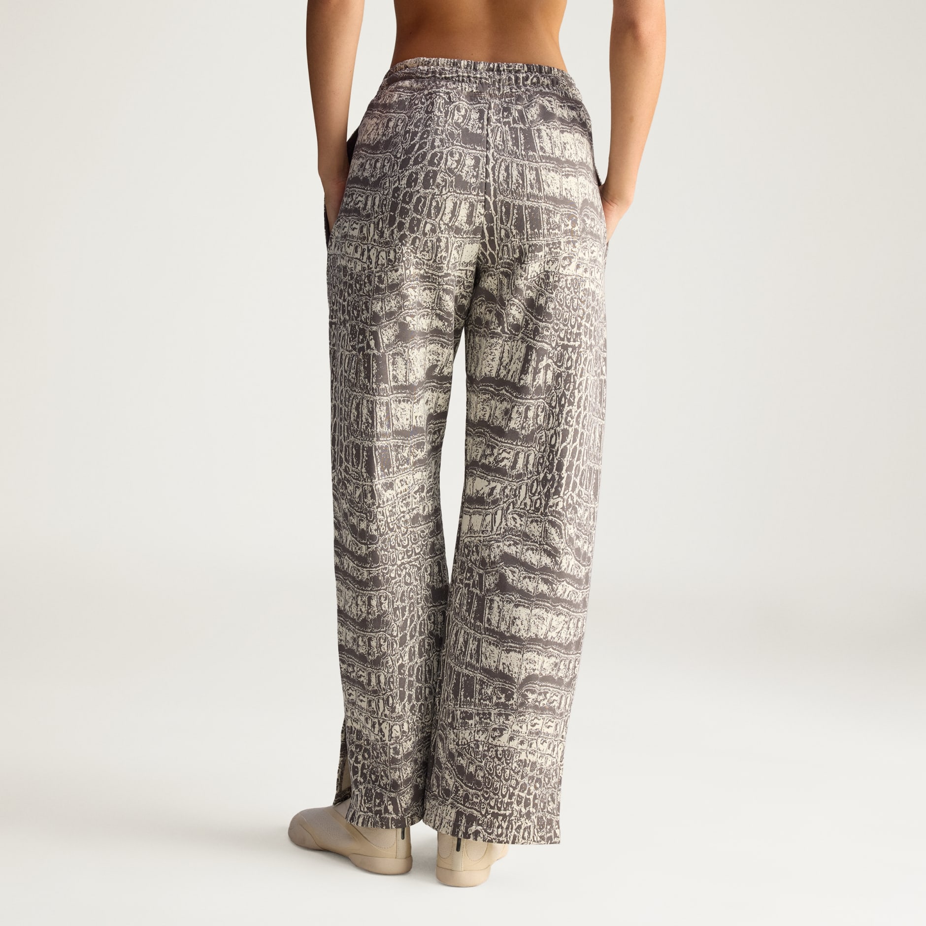 بنطال فضفاض مطبوع من أديداس من Stella McCartney