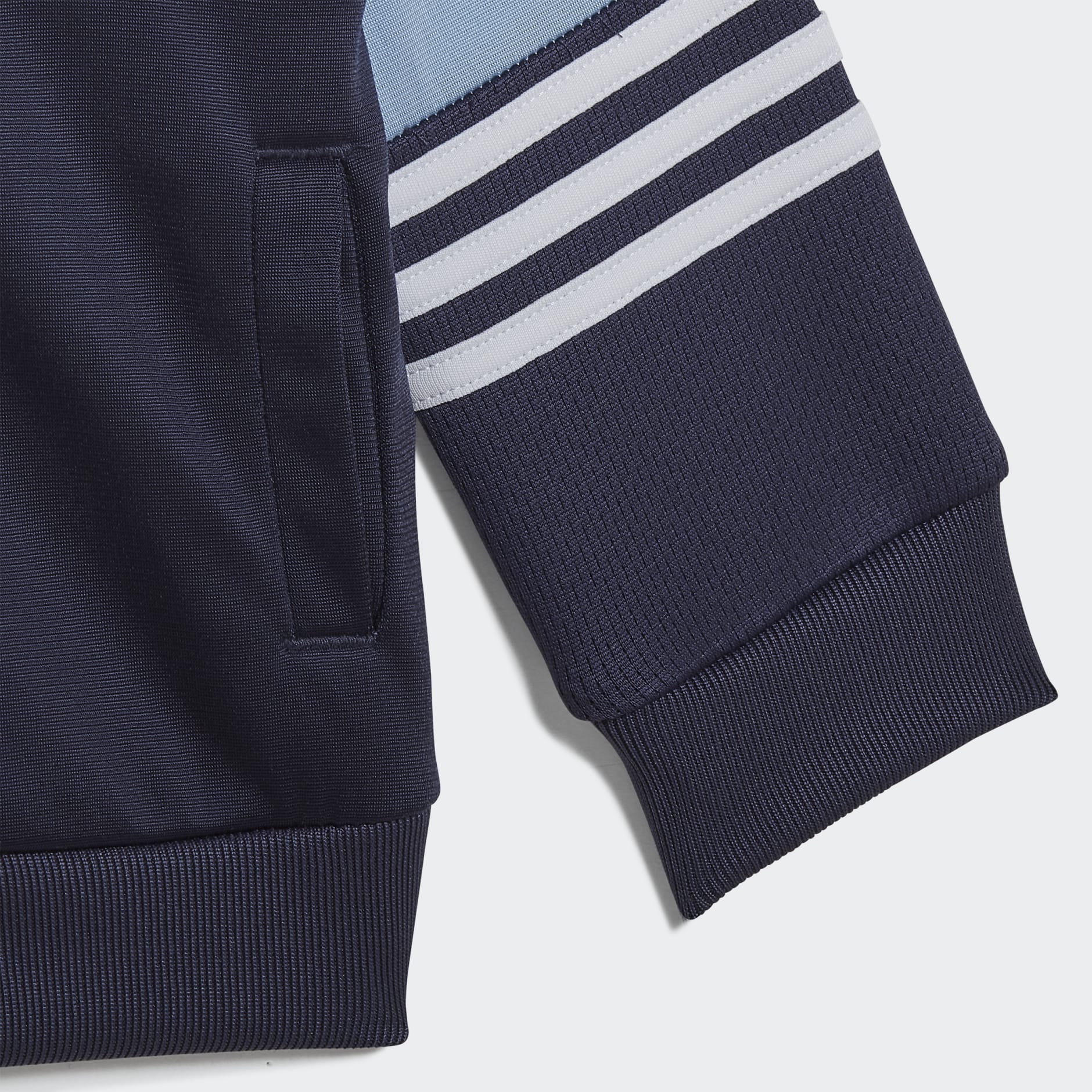 بدلة adidas SPRT Collection الرياضيّة