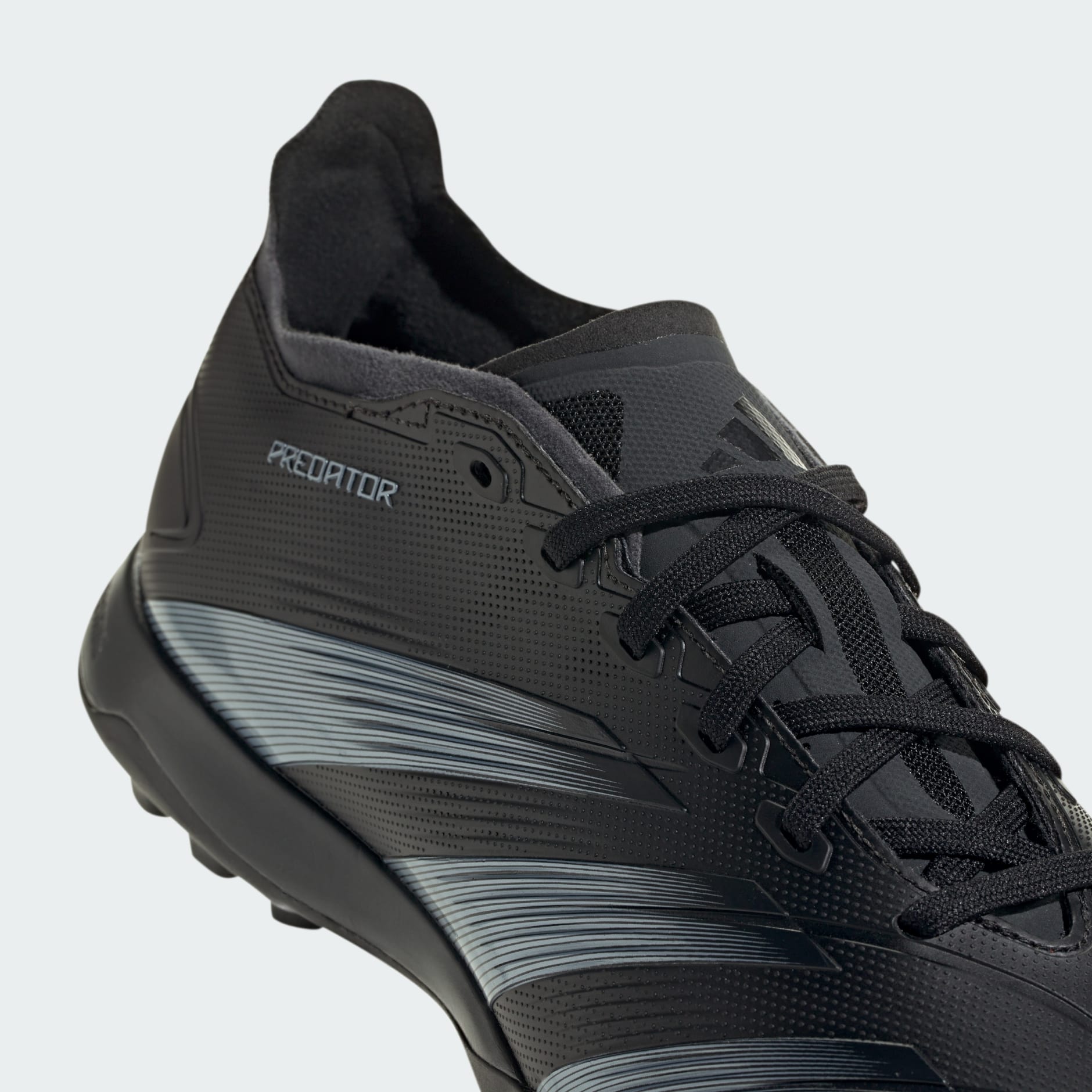 Guayos Predator 24 League Low Pasto Sintético