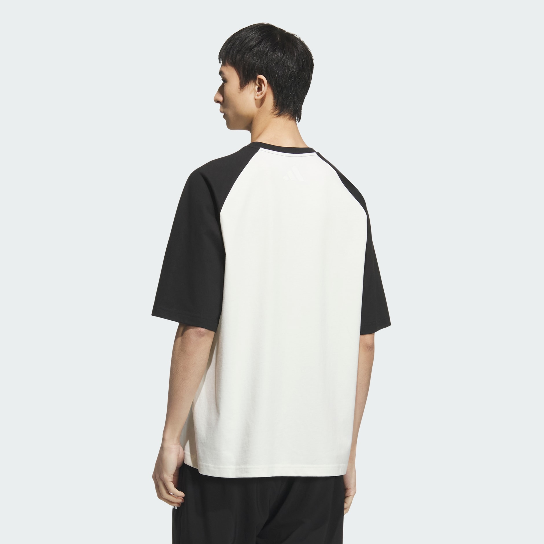 插肩袖圖案 T 裇