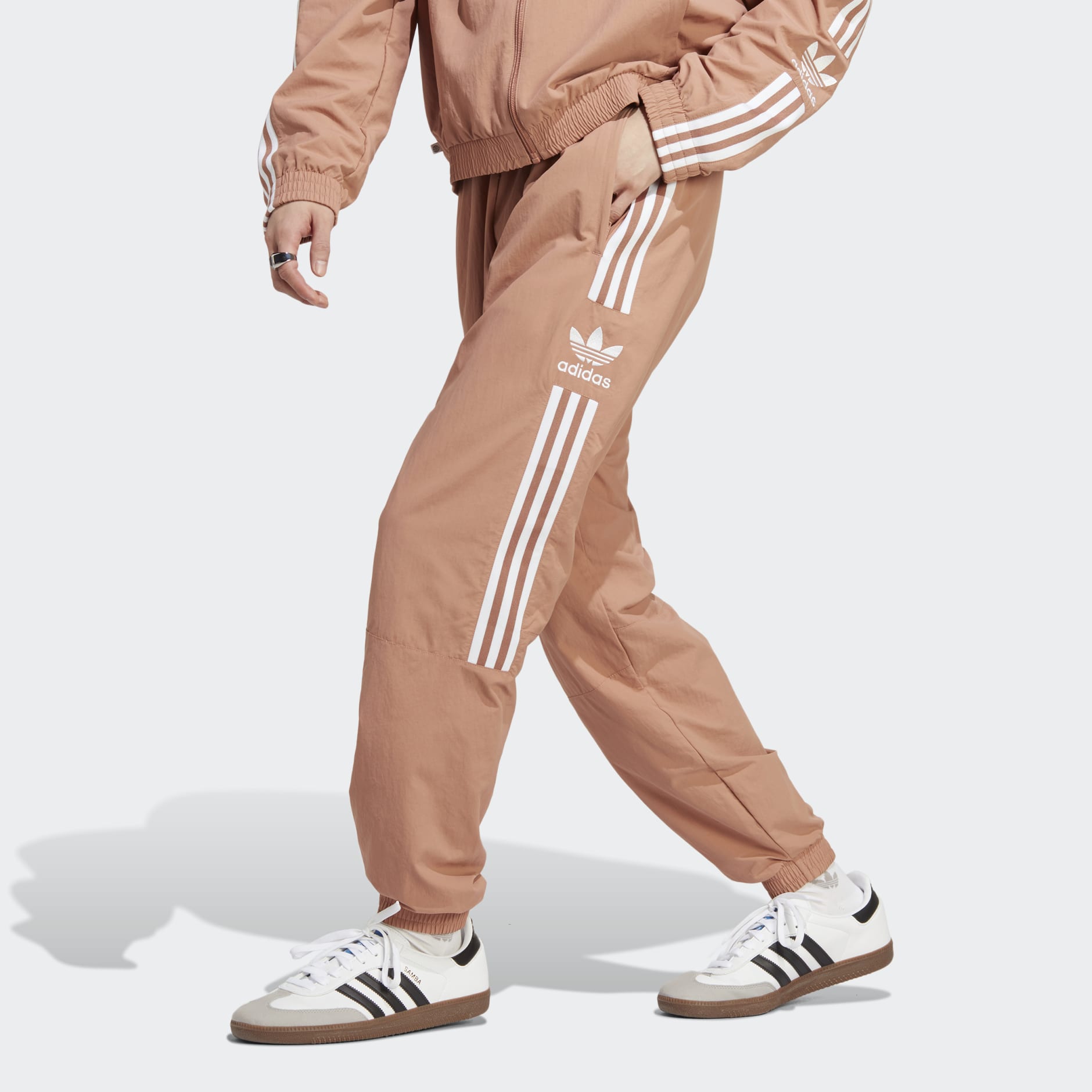 adidas Originals adicolor Locked Up logo leggings in khaki
