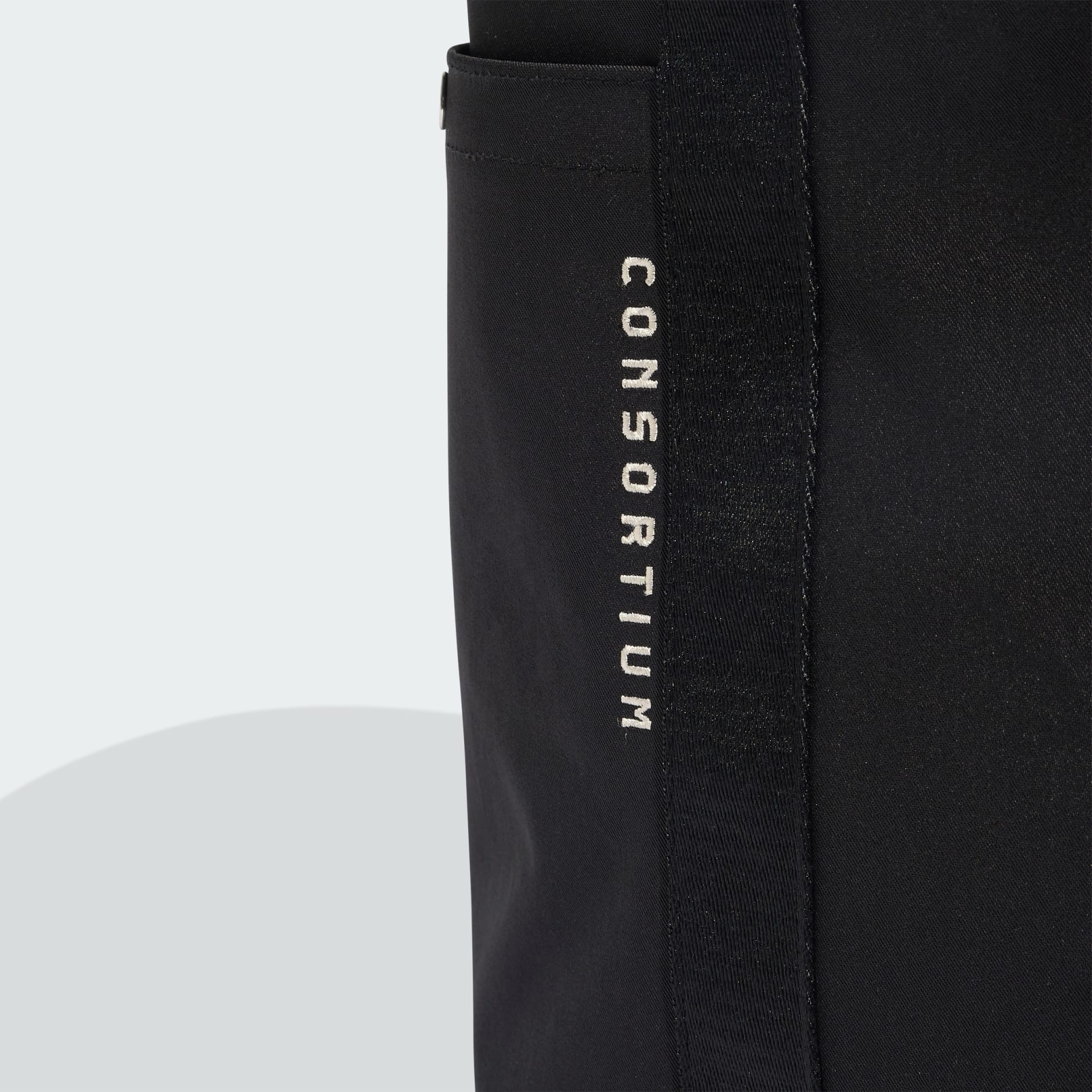 GEANTĂ TOTE CONSORTIUM