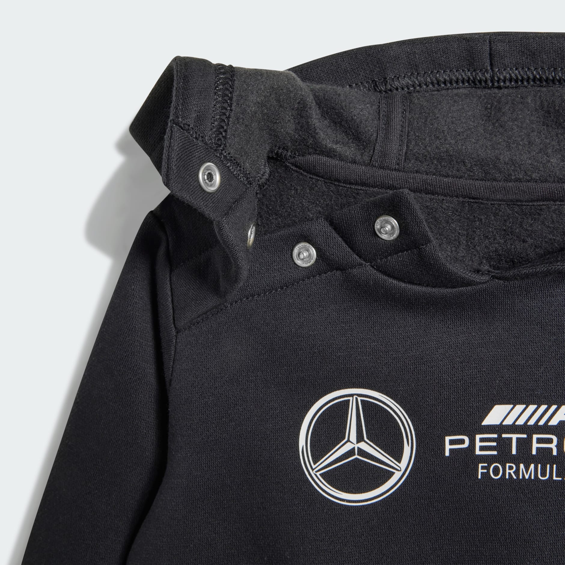KOMPLET S DUGIM RUKAVIMA MERCEDES - AMG PETRONAS FORMULA ONE TEAM DNA BABY JOGGER