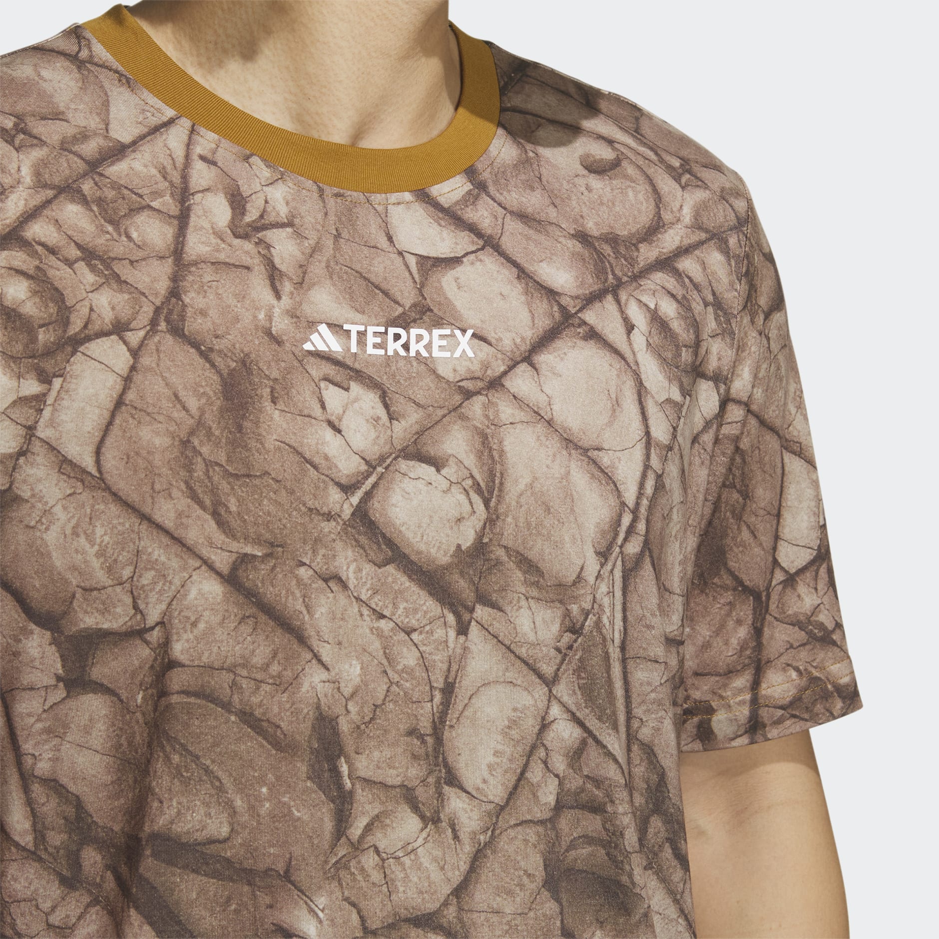 تيشيرت National Geographic Graphic Tencel Short Sleeve (للجنسين)