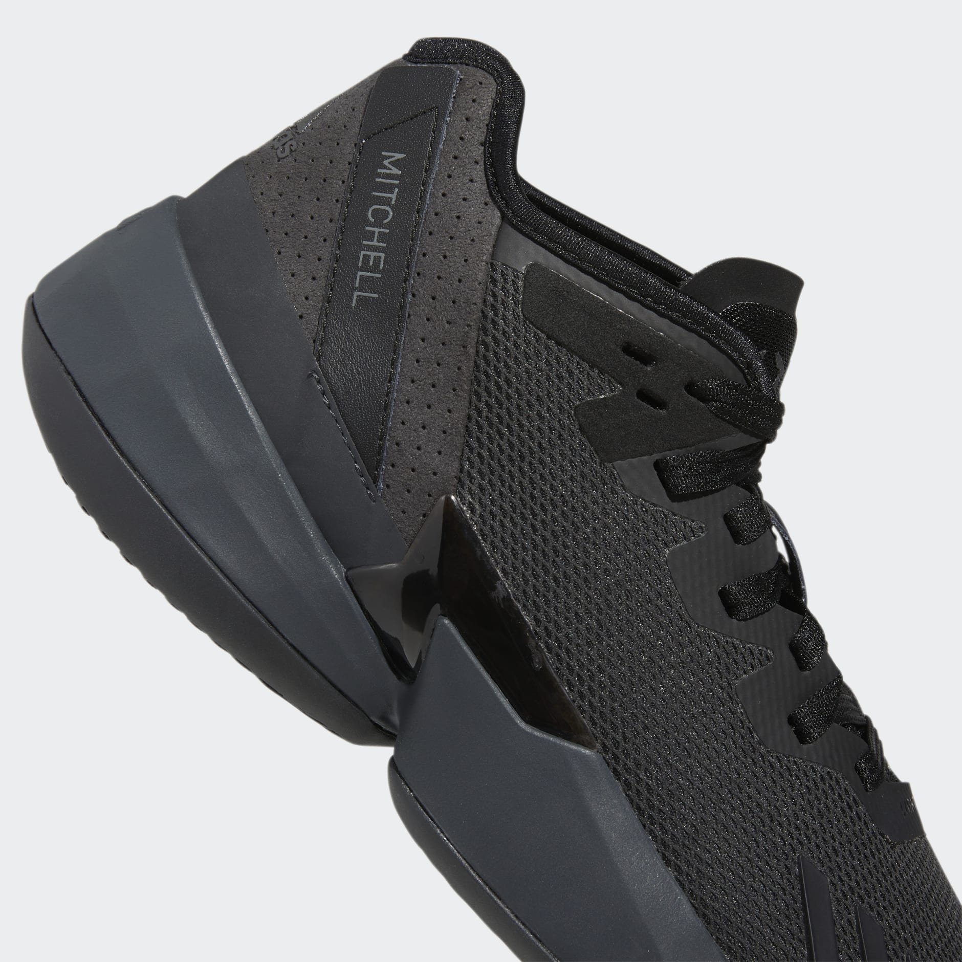 Tenis D.O.N. Issue #4