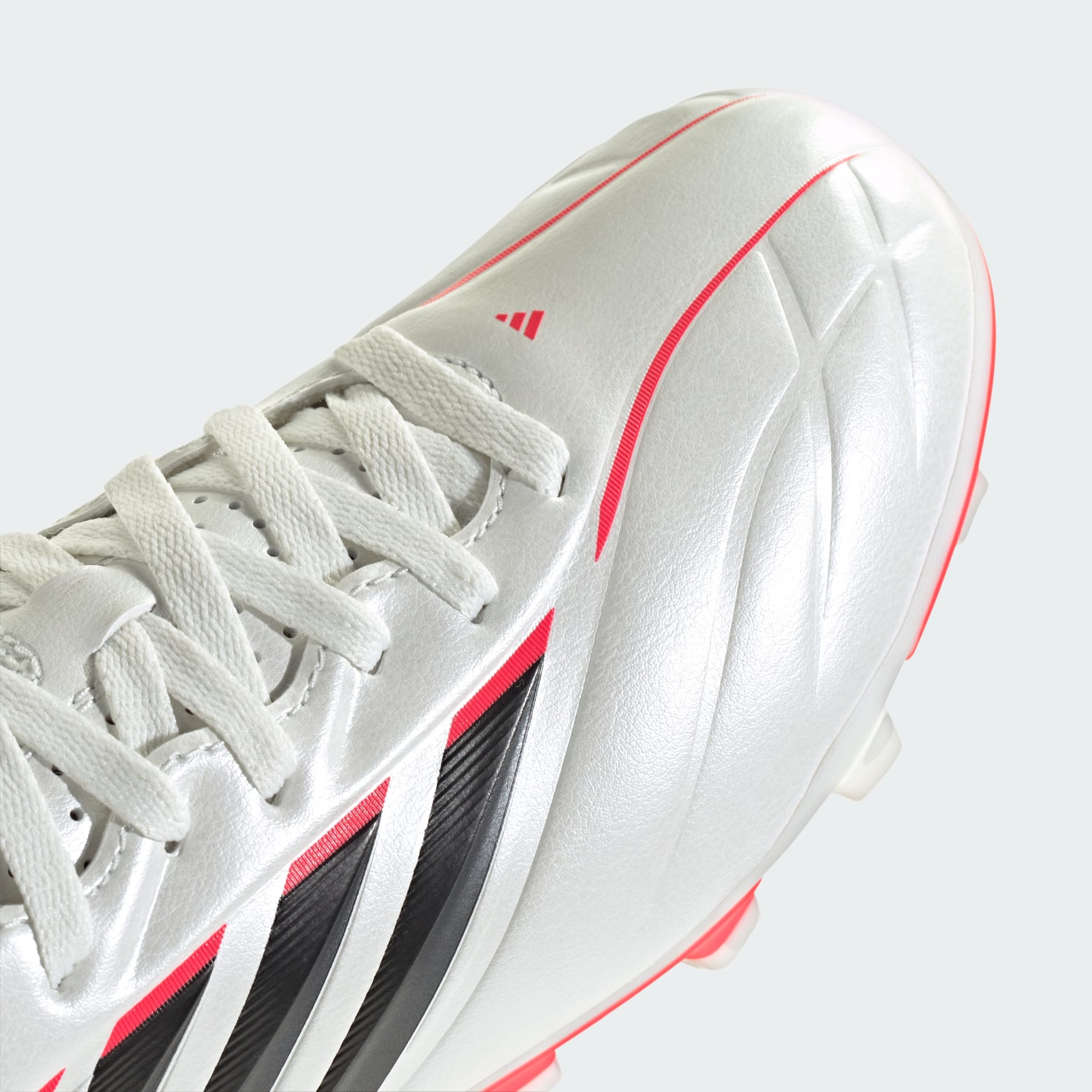 Ghetele de fotbal COPA PURE IV CLUB pentru teren dur / multi-teren pentru copii