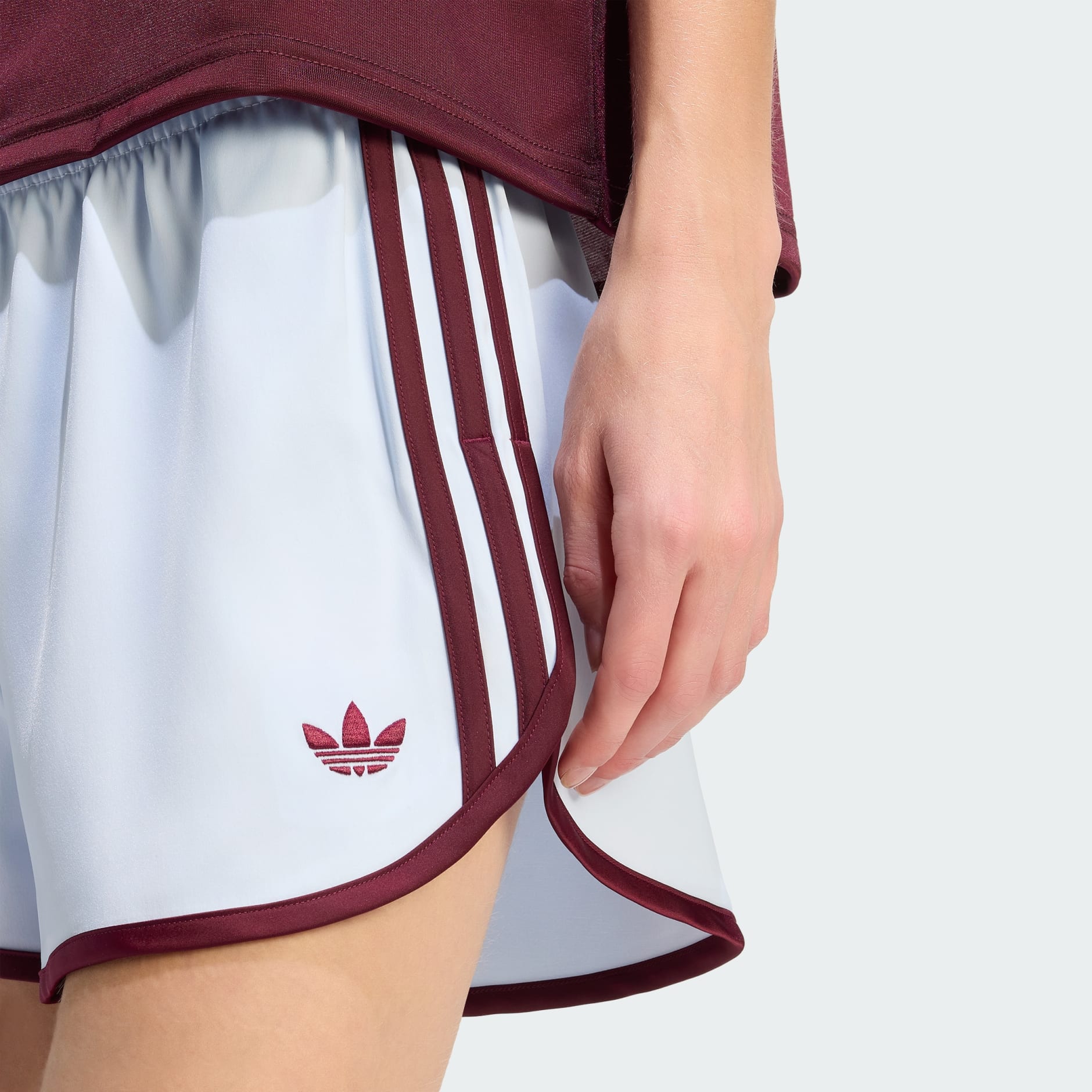 PANTALONI SCURȚI SPRINTER CU 3 DUNGI