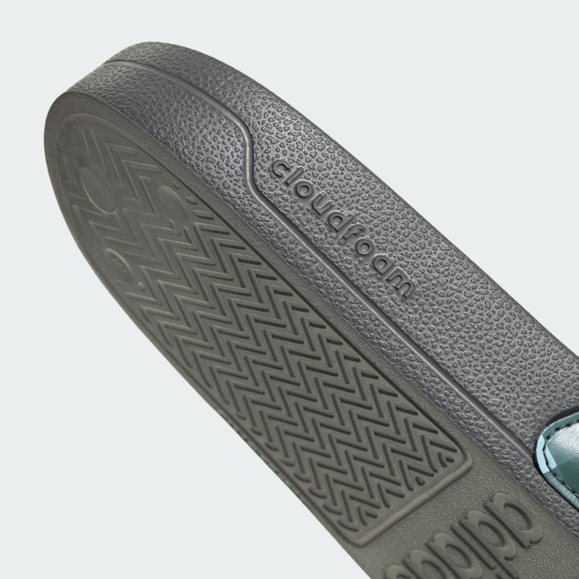 ADILETTE SHOWER MINECRAFT SLIDES