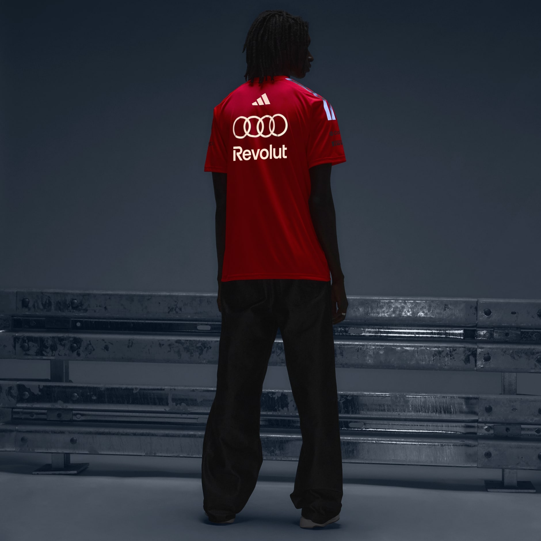 AUDI REVOLUT F1 TEAM SET UP TEE